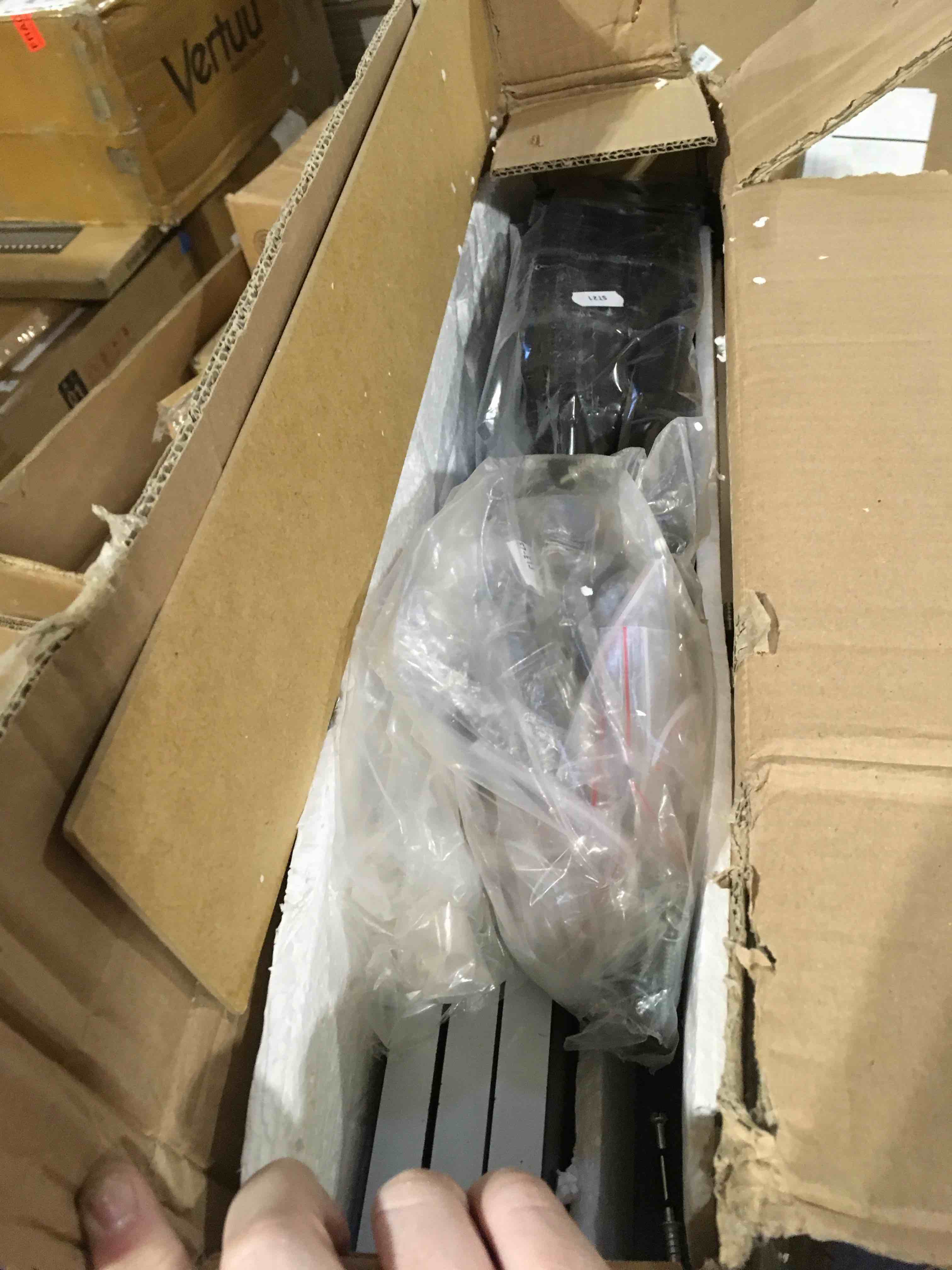 https://s3.amazonaws.com/lotting-images-prod/bidfta/GRA0308796_1734009430237.jpeg