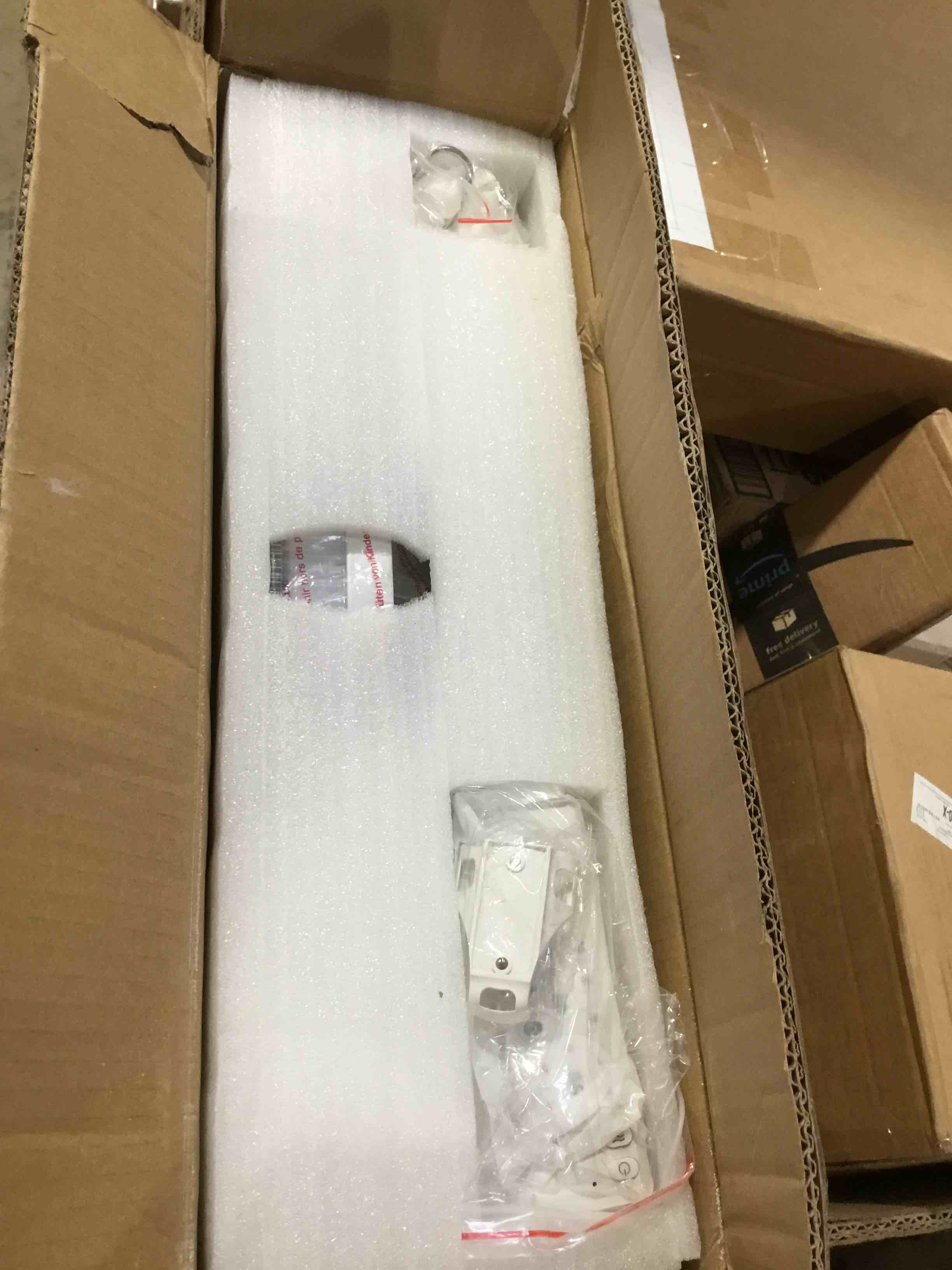 https://s3.amazonaws.com/lotting-images-prod/bidfta/GRA0308819_1733946119629.jpeg
