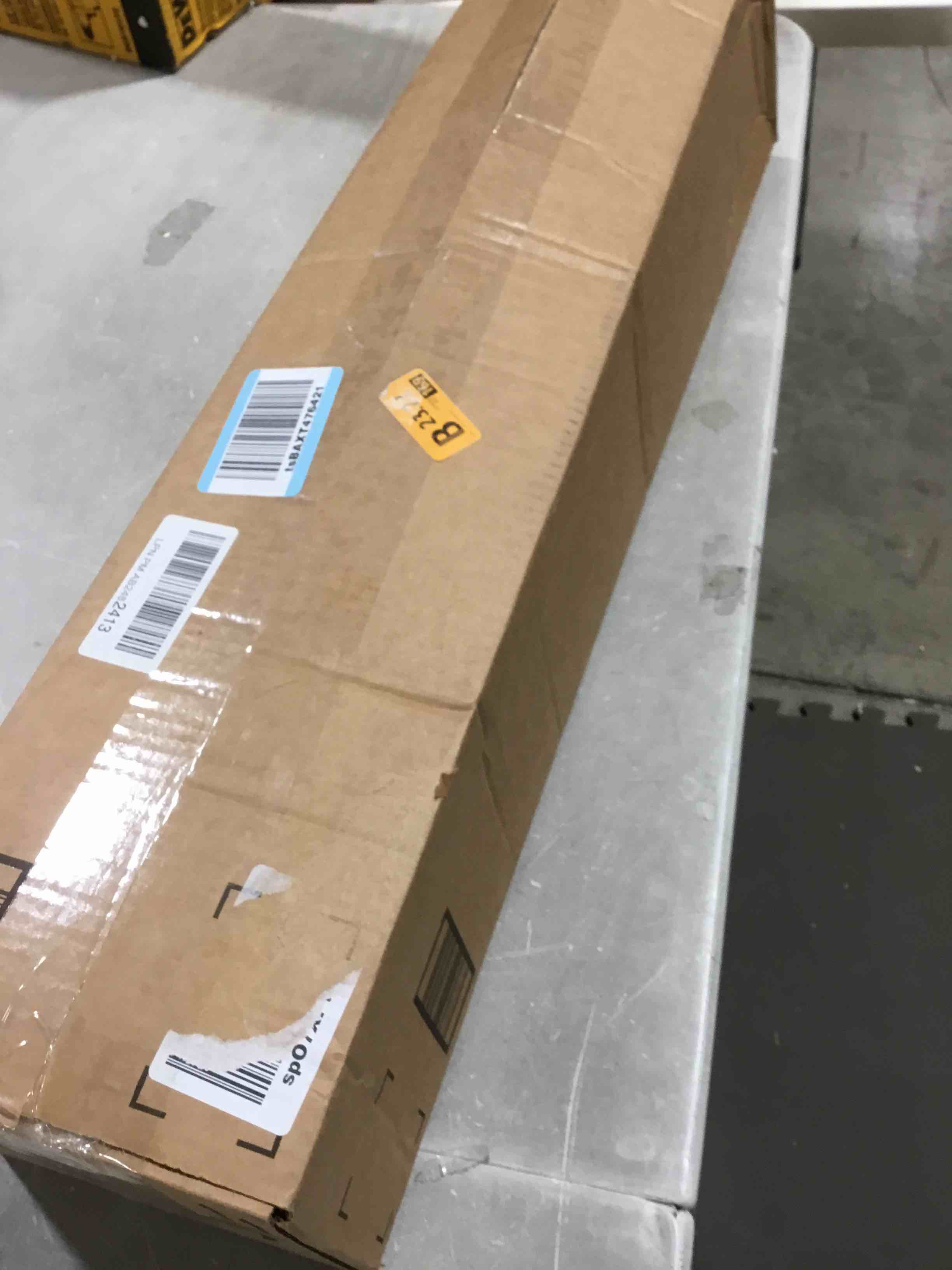 https://s3.amazonaws.com/lotting-images-prod/bidfta/GRA0309611_1733144425194.jpeg