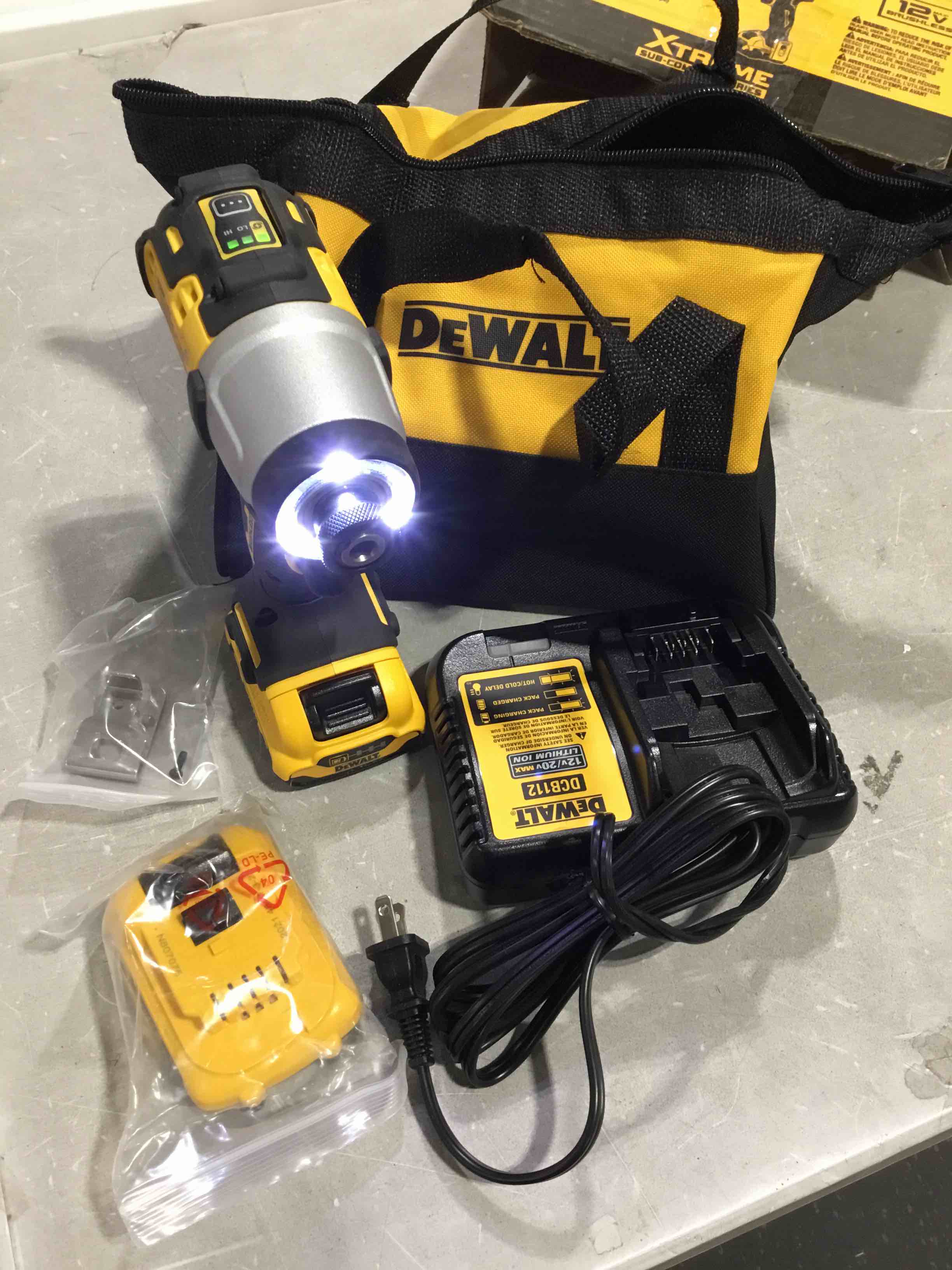 https://s3.amazonaws.com/lotting-images-prod/bidfta/GRA0309706_1732882494701.jpeg