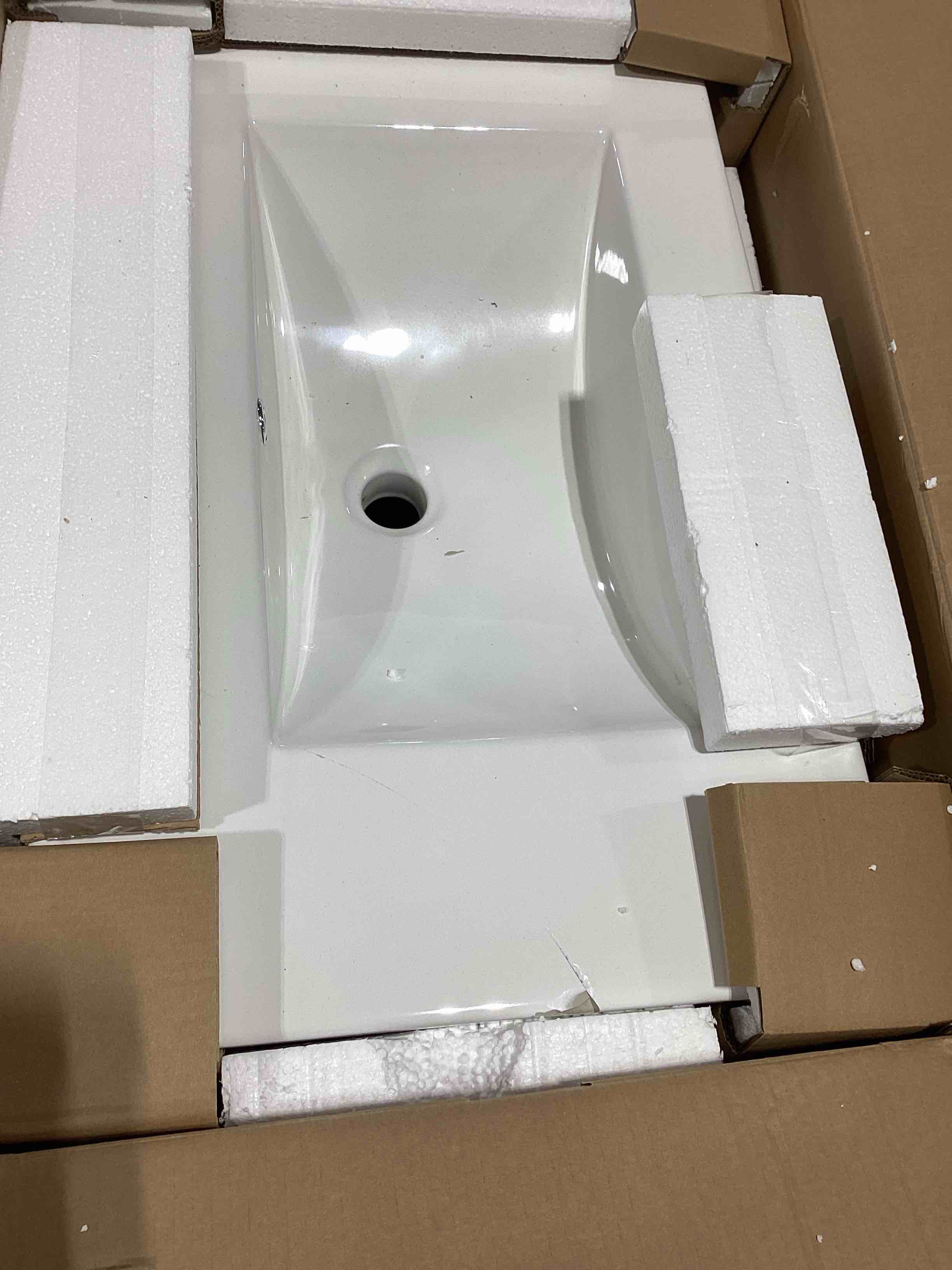 https://s3.amazonaws.com/lotting-images-prod/bidfta/GRA0309800_1732628706503.jpeg
