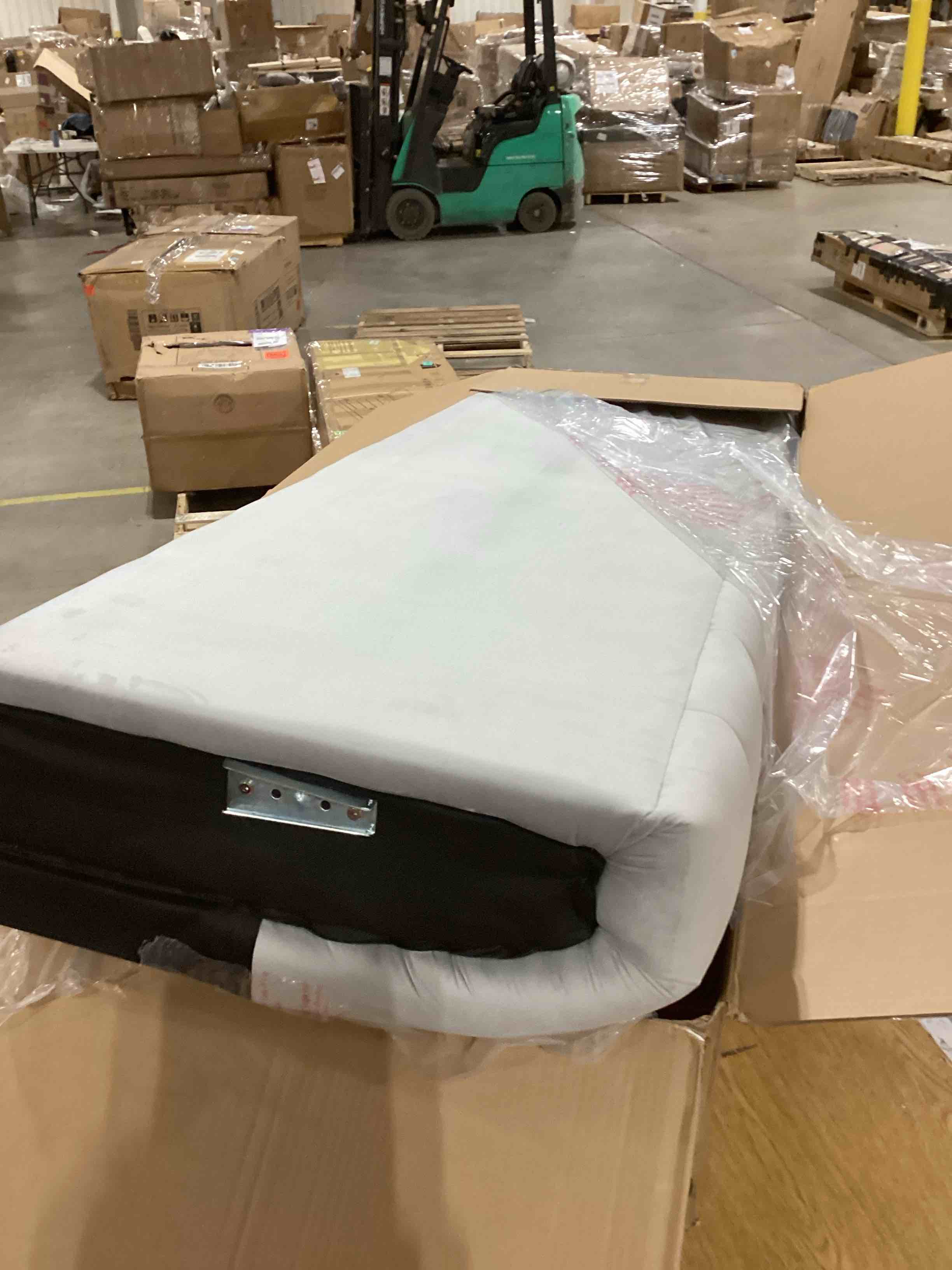 Avrah 2 - Piece Living Room Set