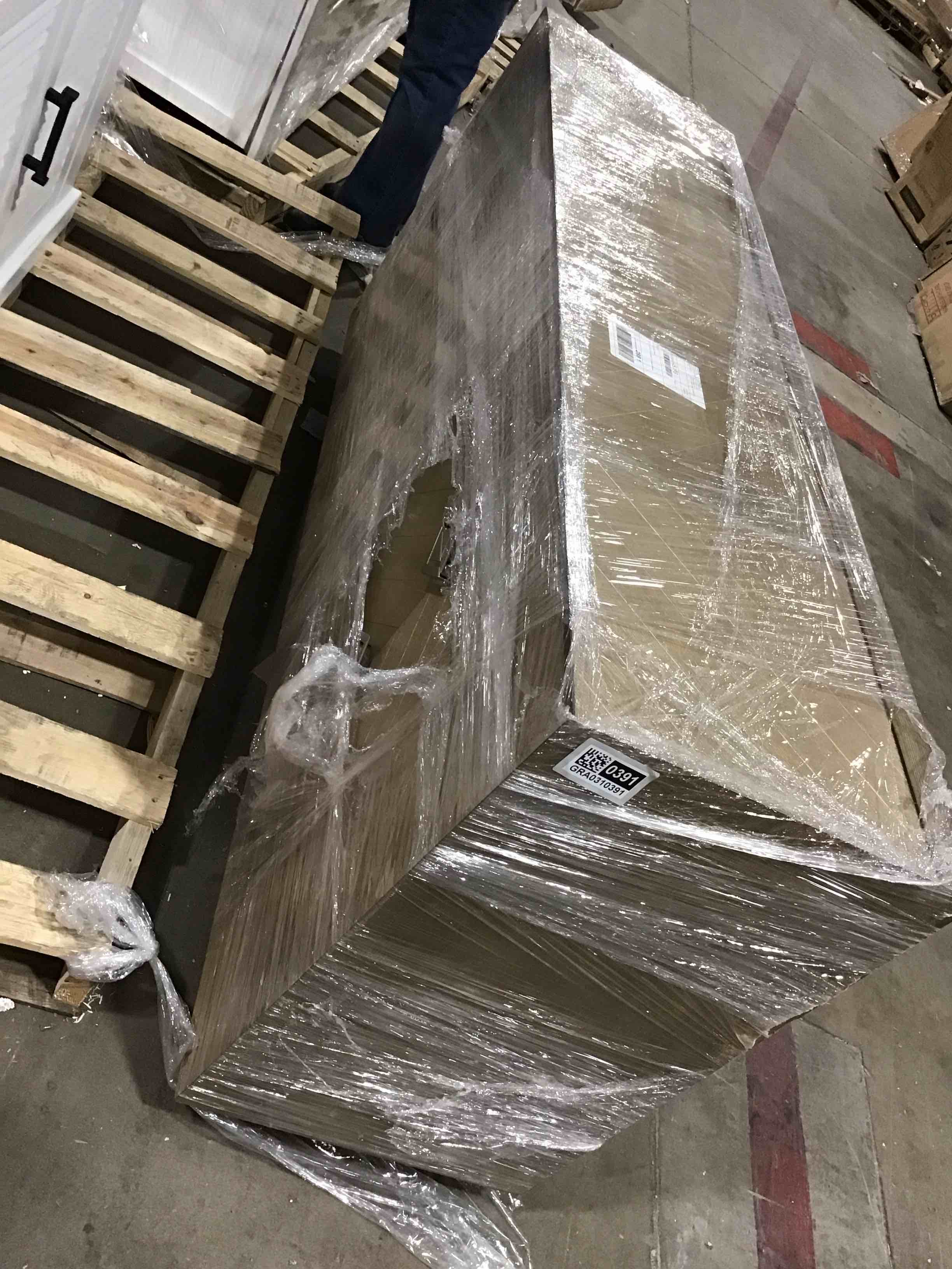 https://s3.amazonaws.com/lotting-images-prod/bidfta/GRA0310391_1737553682413.jpeg