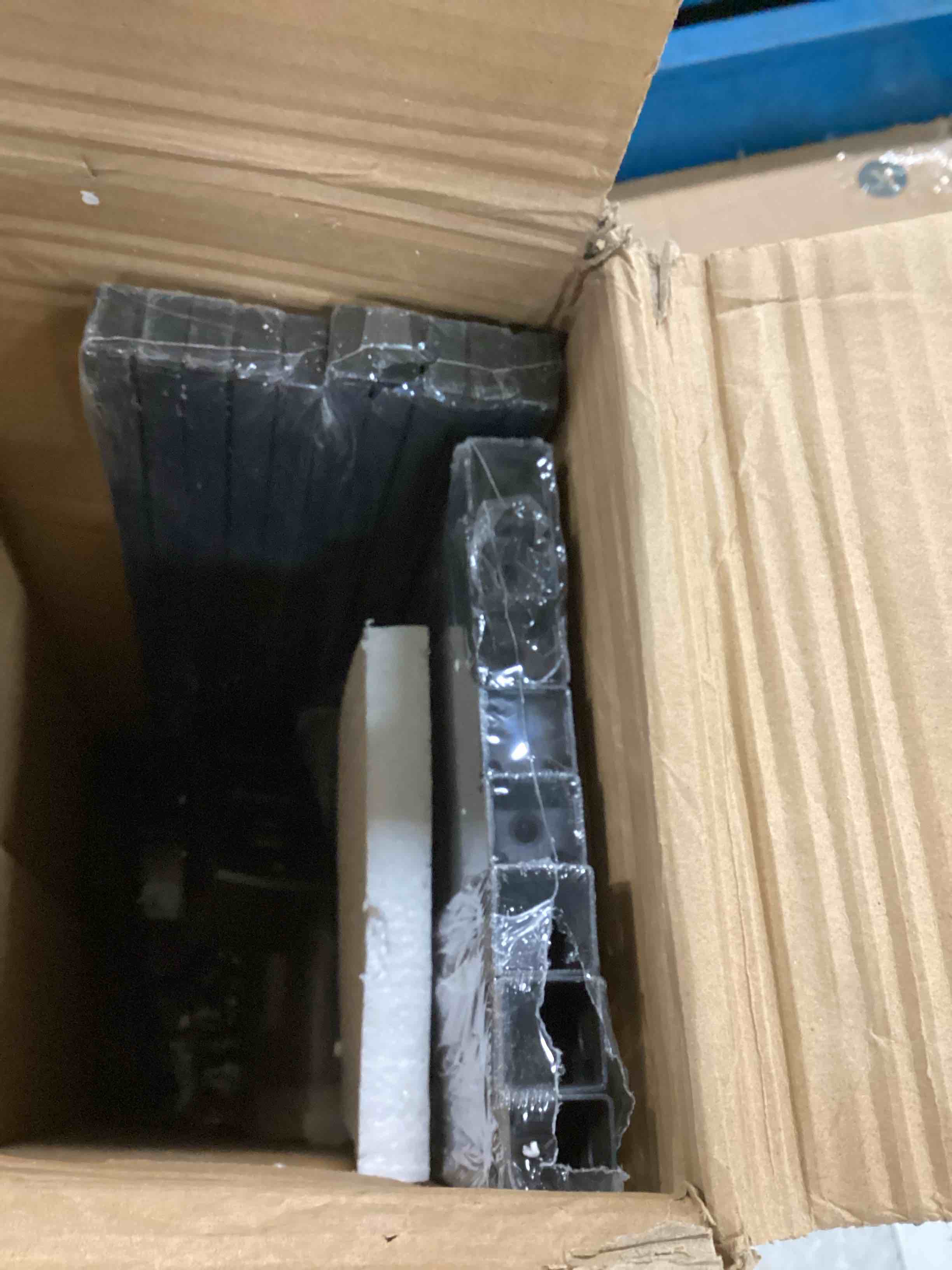 https://s3.amazonaws.com/lotting-images-prod/bidfta/GRA0312458_1729771012553.jpeg
