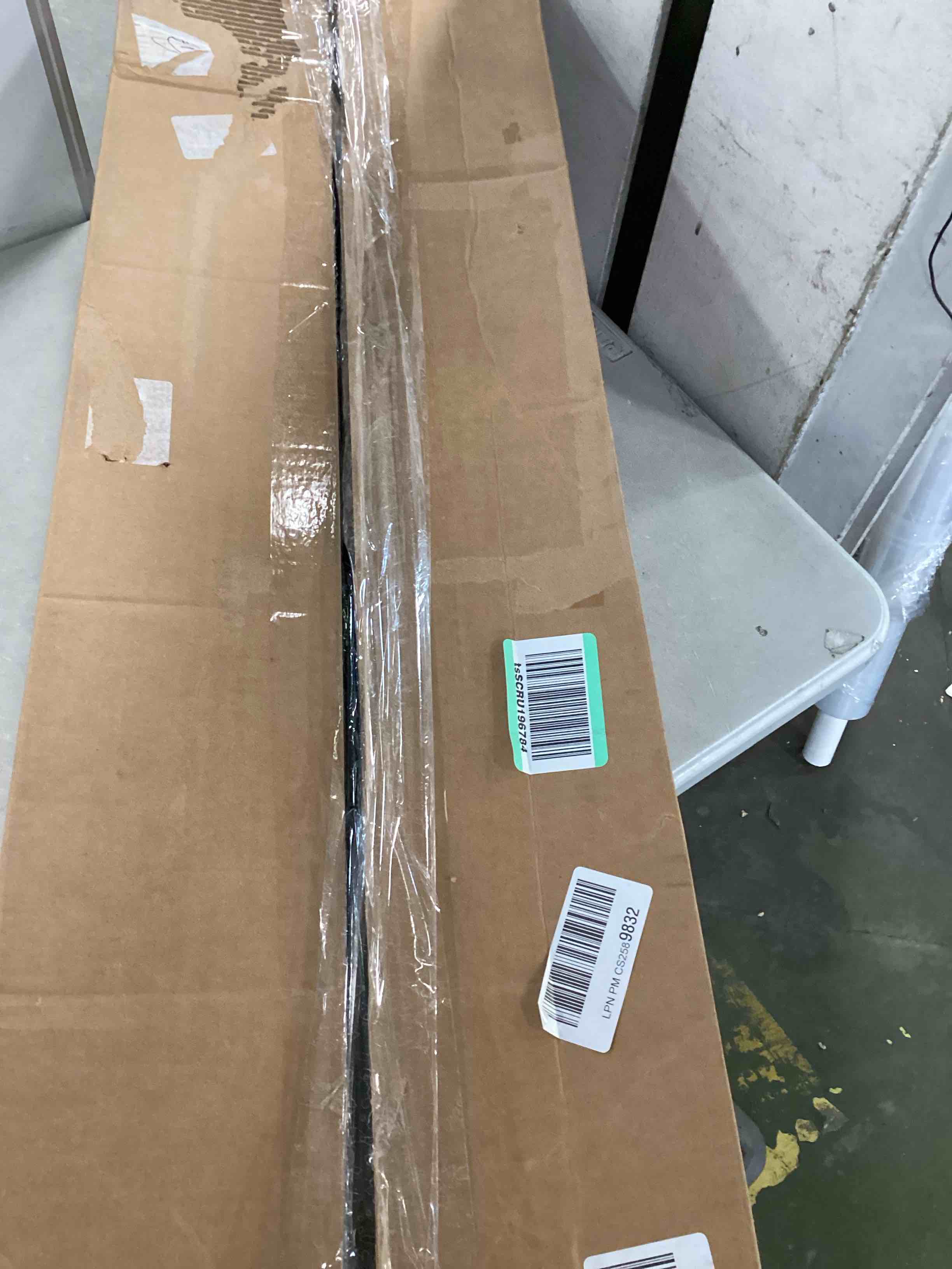https://s3.amazonaws.com/lotting-images-prod/bidfta/GRA0312578_1729696476236.jpeg
