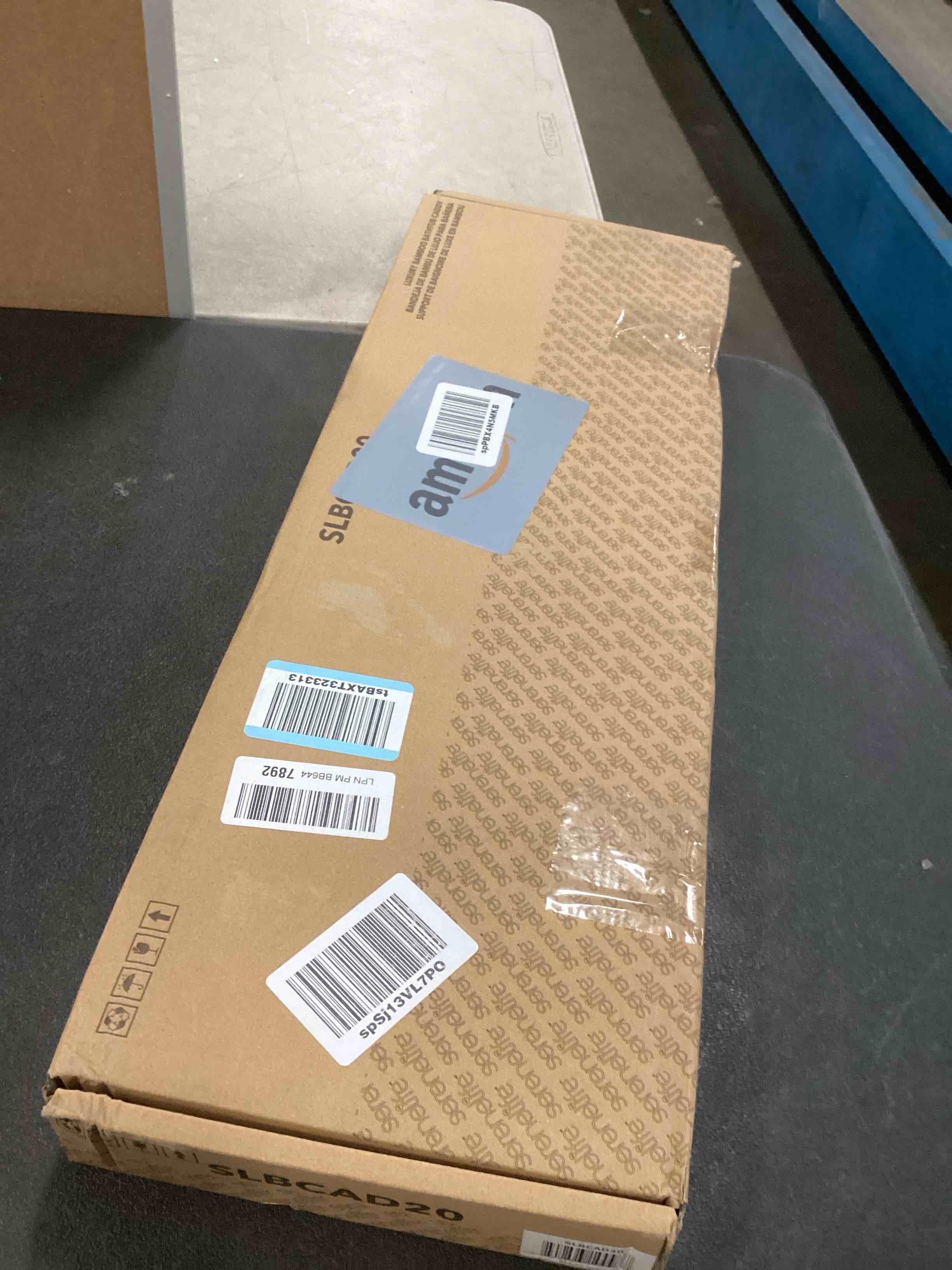 https://s3.amazonaws.com/lotting-images-prod/bidfta/GRA0315097_1729172992994.jpeg