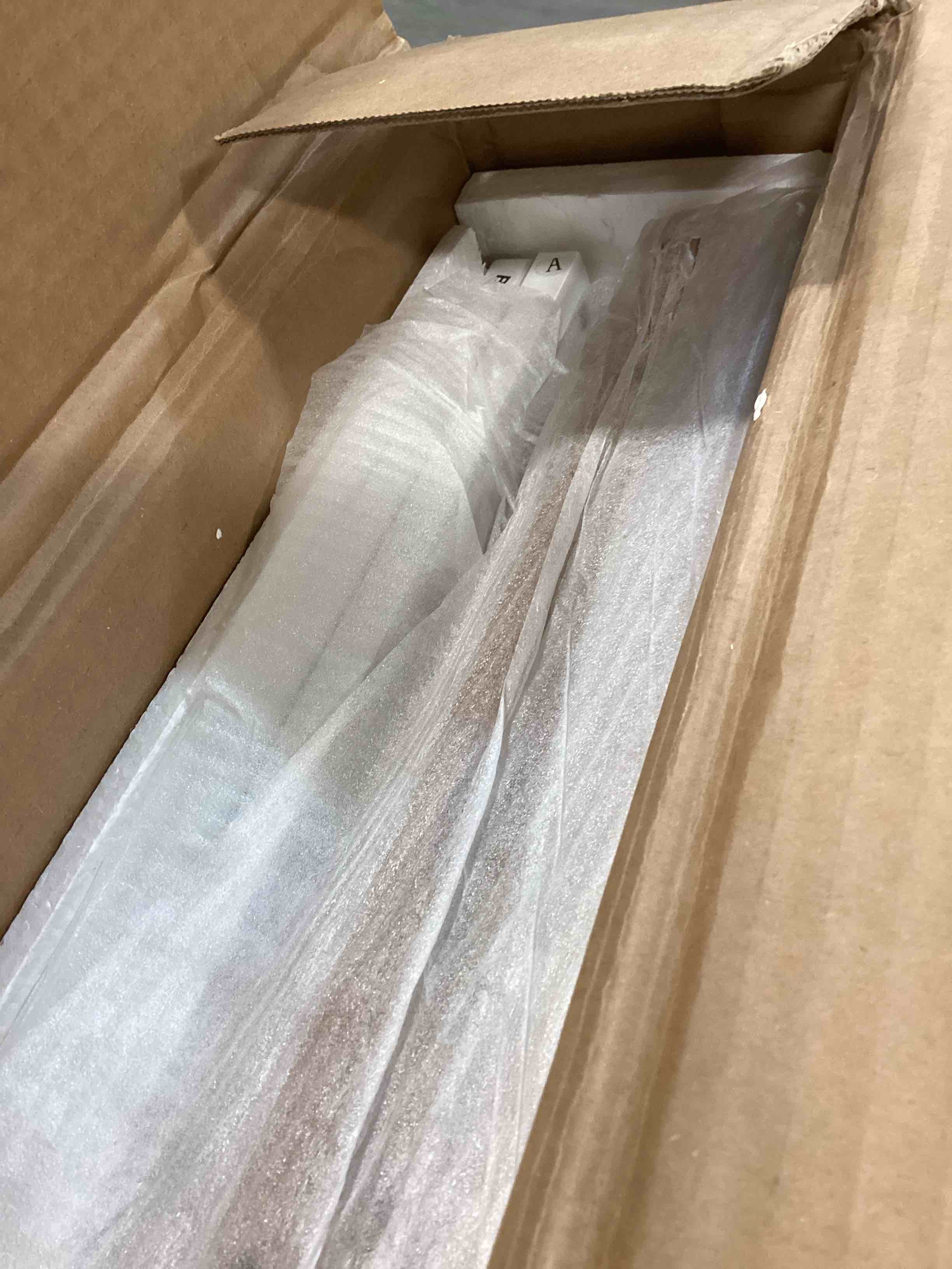 https://s3.amazonaws.com/lotting-images-prod/bidfta/GRA0315117_1729167252725.jpeg