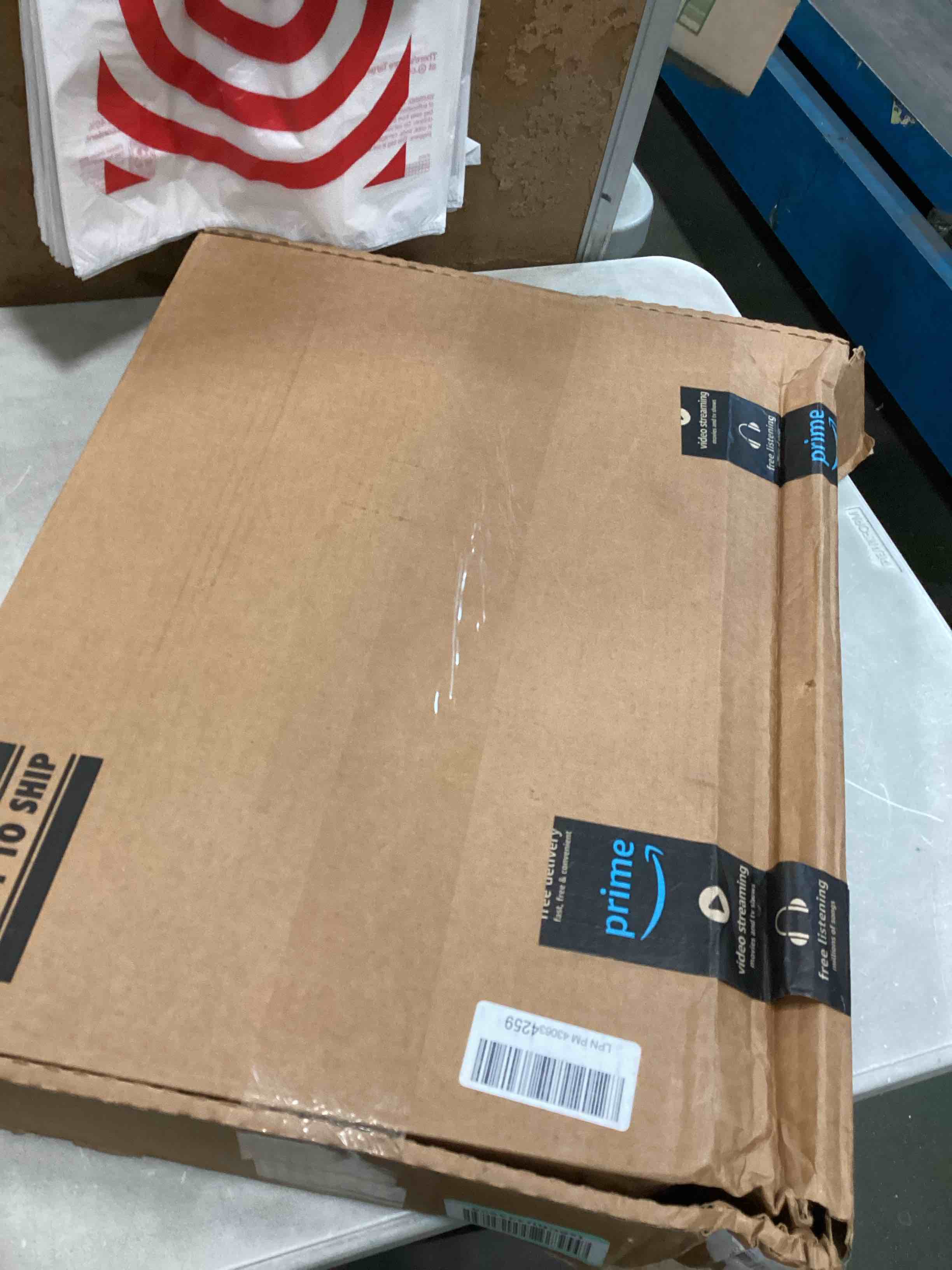https://s3.amazonaws.com/lotting-images-prod/bidfta/GRA0315664_1728990566134.jpeg