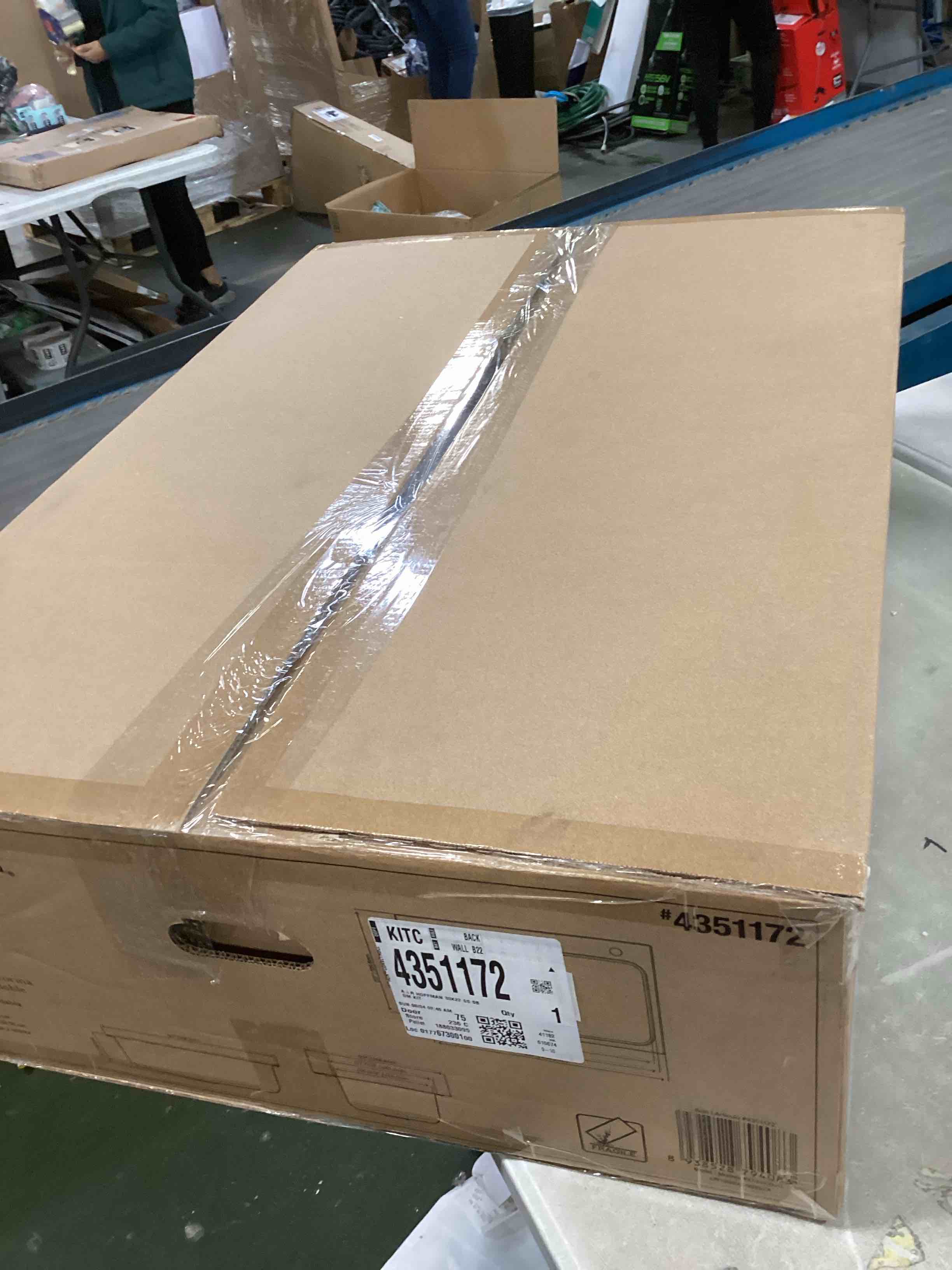 https://s3.amazonaws.com/lotting-images-prod/bidfta/GRA0315726_1728934200311.jpeg