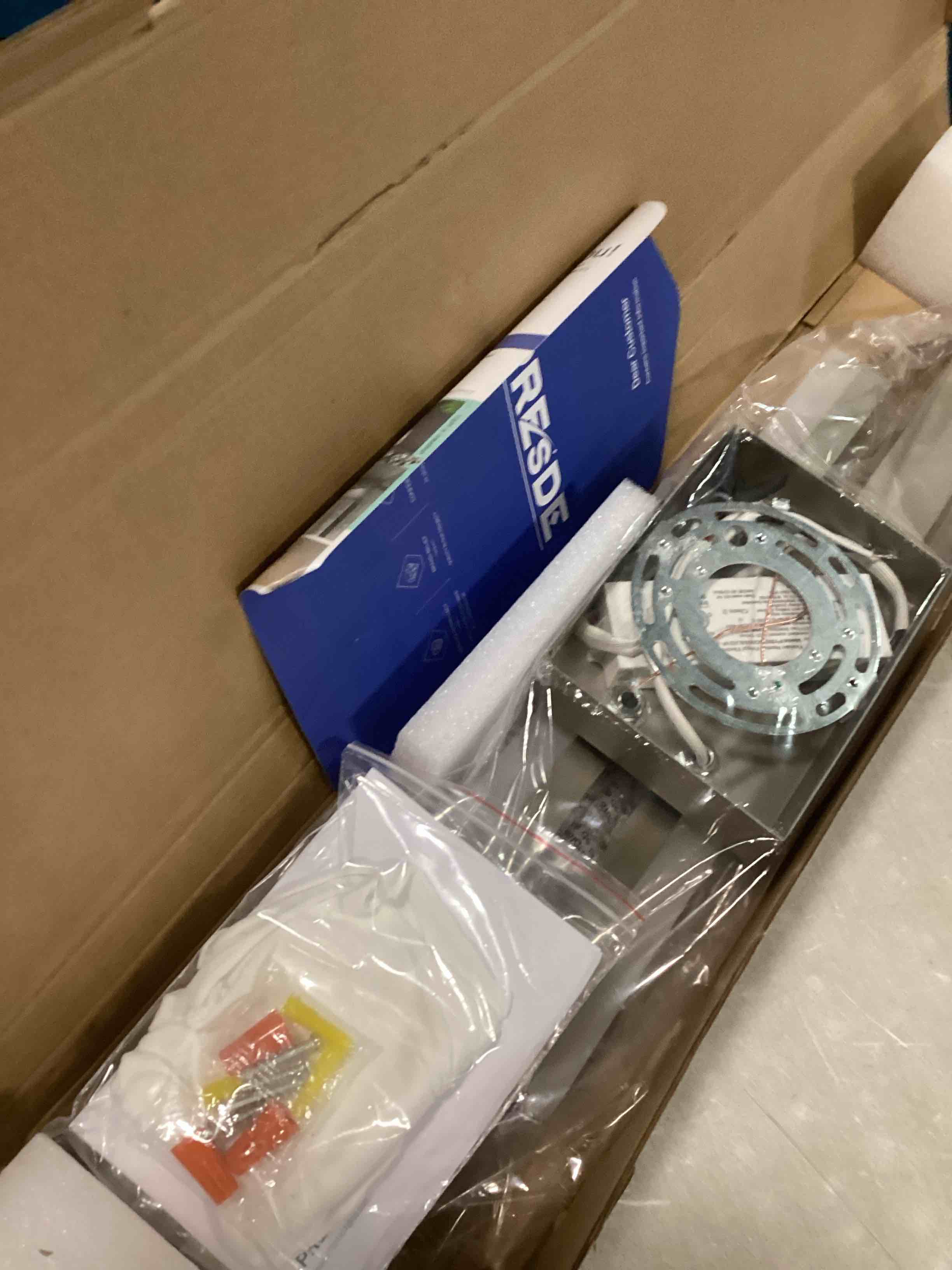 PRESDE Bathroom Vanity Light Dimmable 3 Colors Changeable 32in Modern