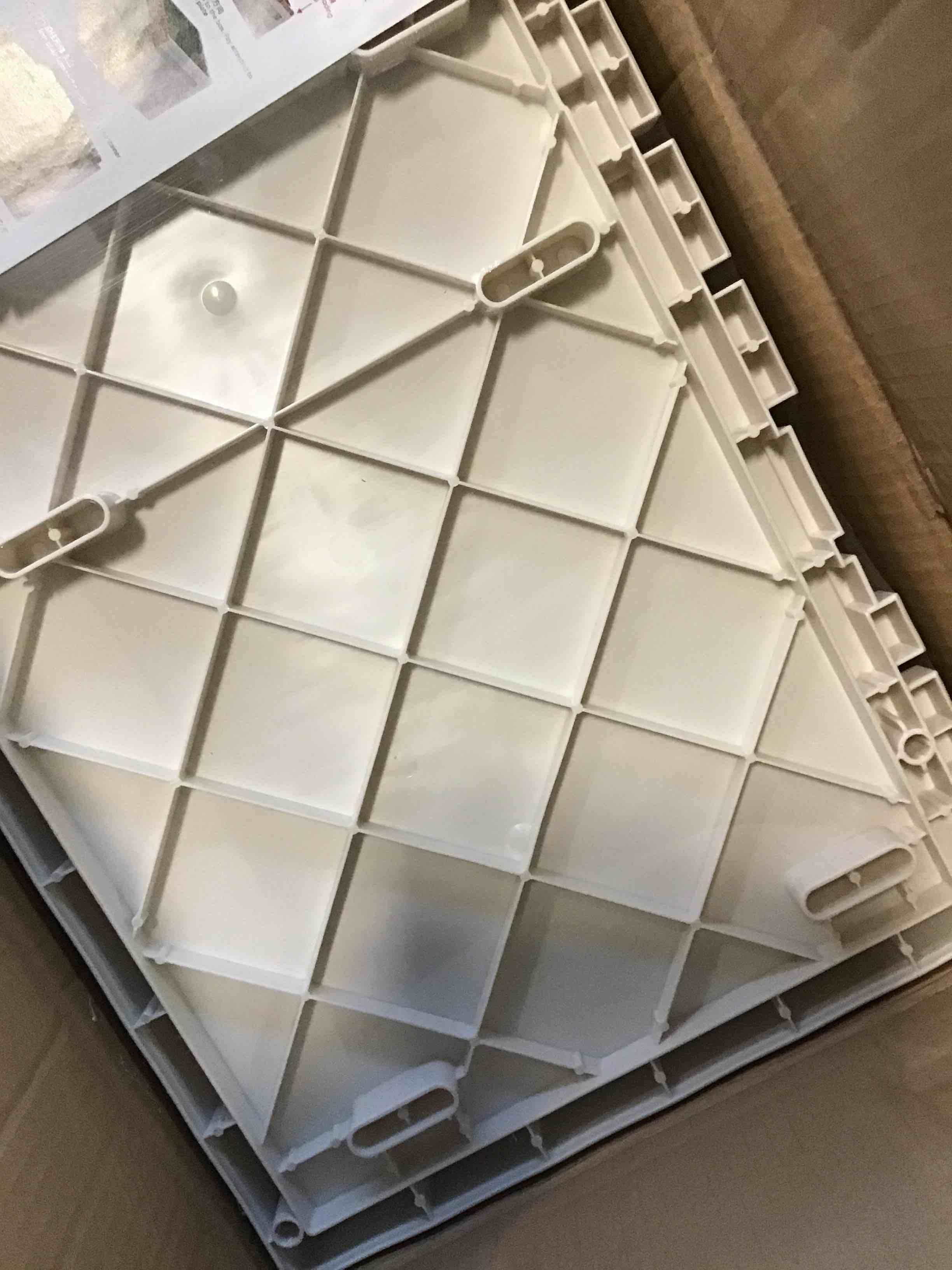 https://s3.amazonaws.com/lotting-images-prod/bidfta/GRA0317633_1730810937802.jpeg