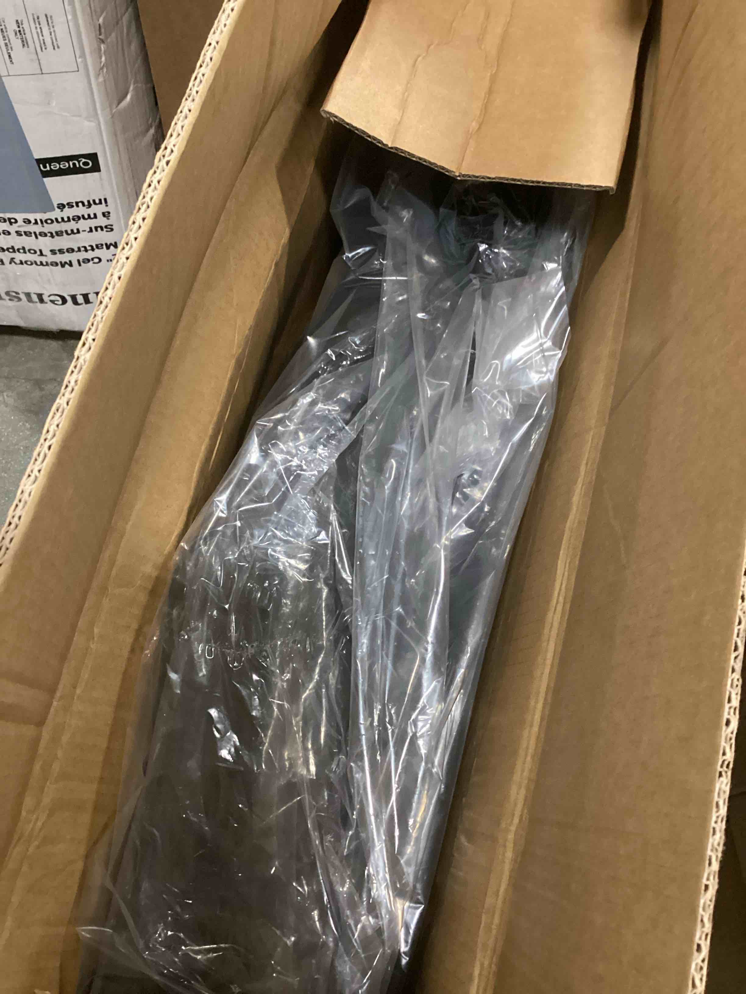 https://s3.amazonaws.com/lotting-images-prod/bidfta/GRA0322064_1729339507903.jpeg