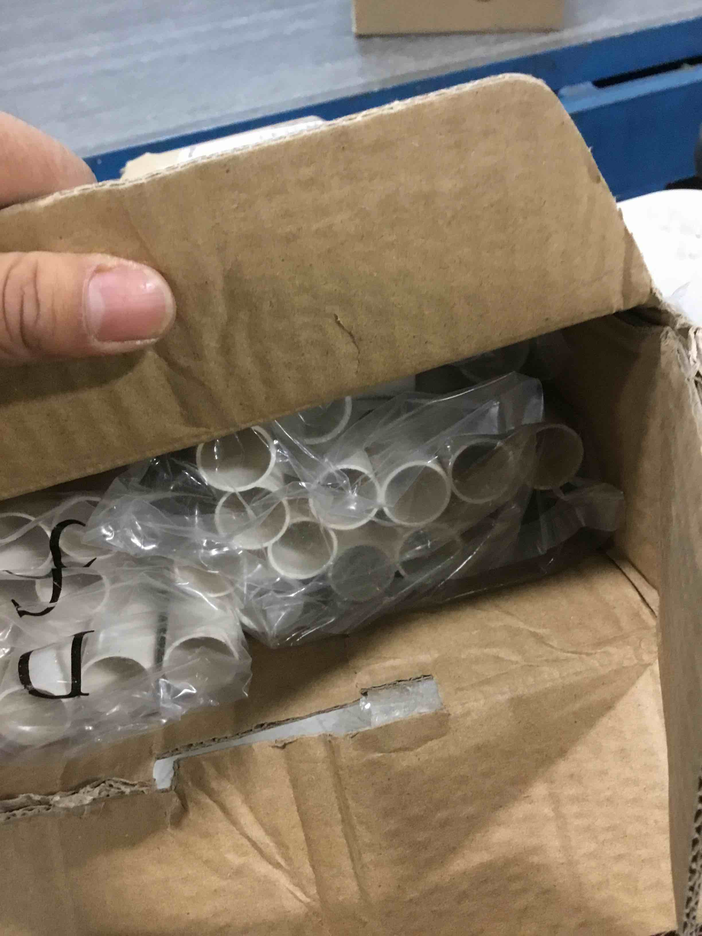 https://s3.amazonaws.com/lotting-images-prod/bidfta/GRA0322403_1729210413714.jpeg