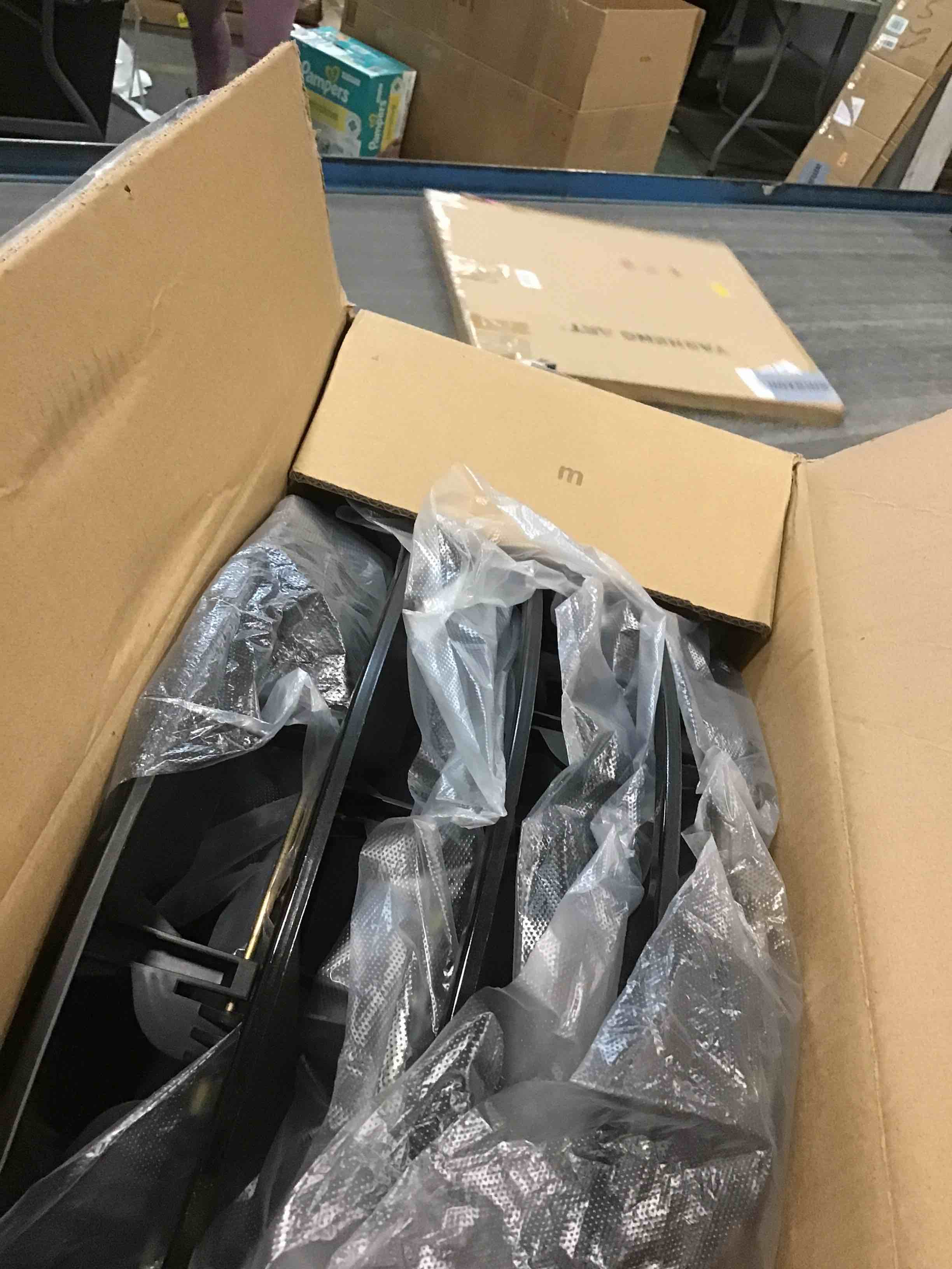 https://s3.amazonaws.com/lotting-images-prod/bidfta/GRA0322525_1729140429419.jpeg