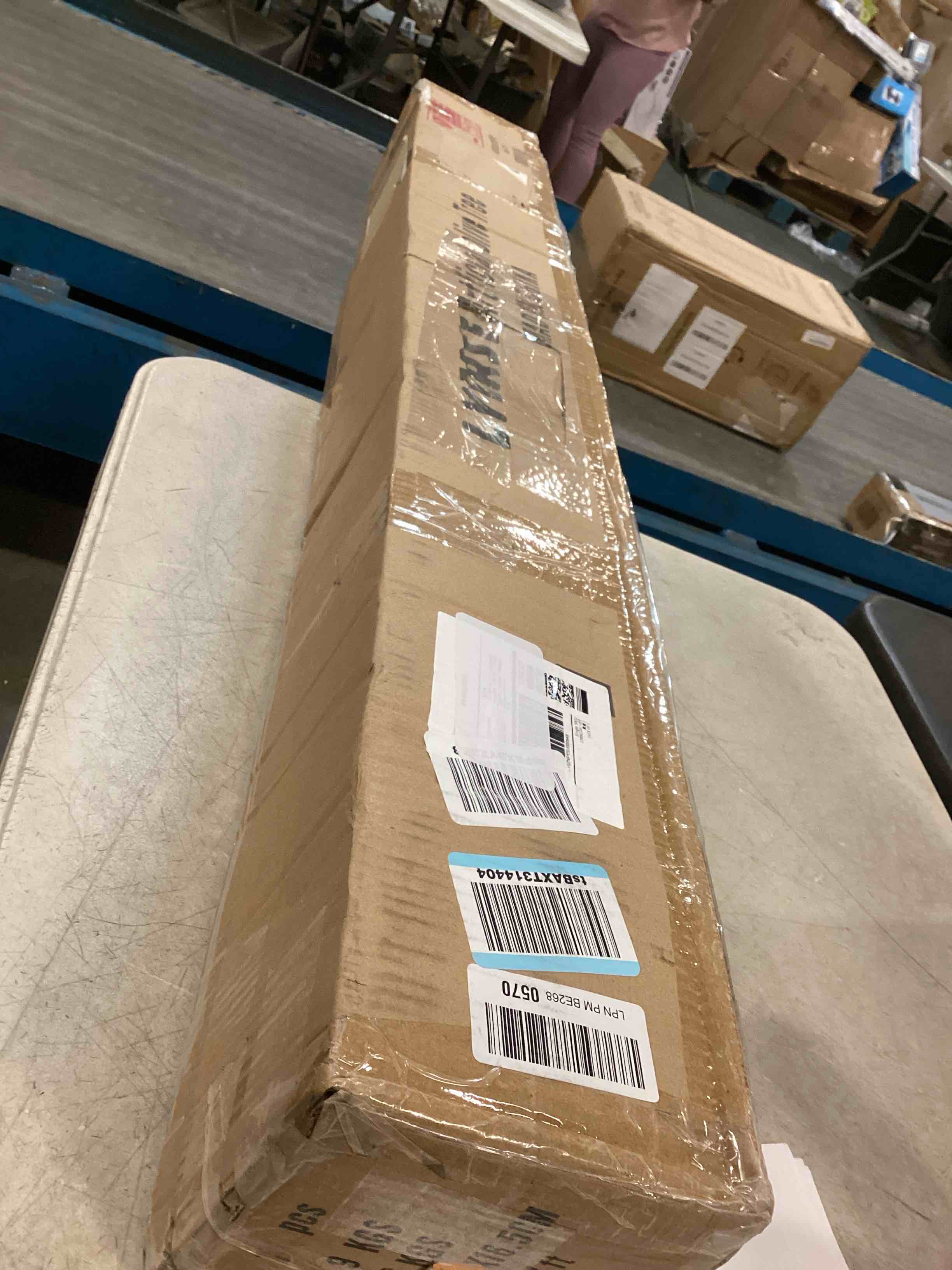 https://s3.amazonaws.com/lotting-images-prod/bidfta/GRA0322609_1729132003679.jpeg