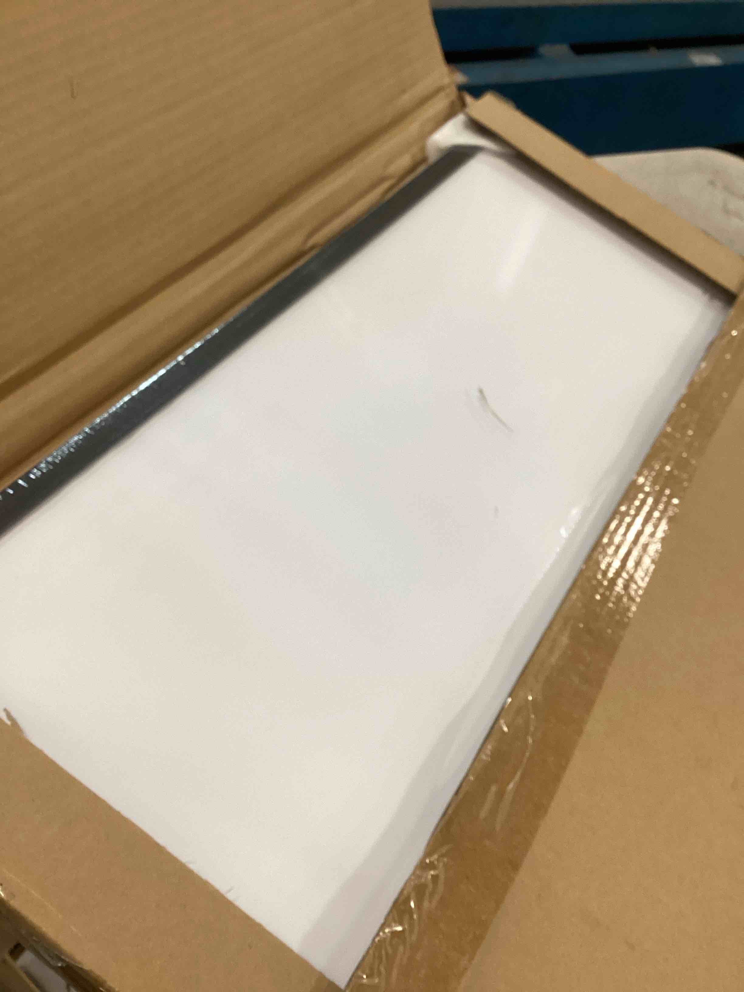 https://s3.amazonaws.com/lotting-images-prod/bidfta/GRA0323080_1728956526989.jpeg