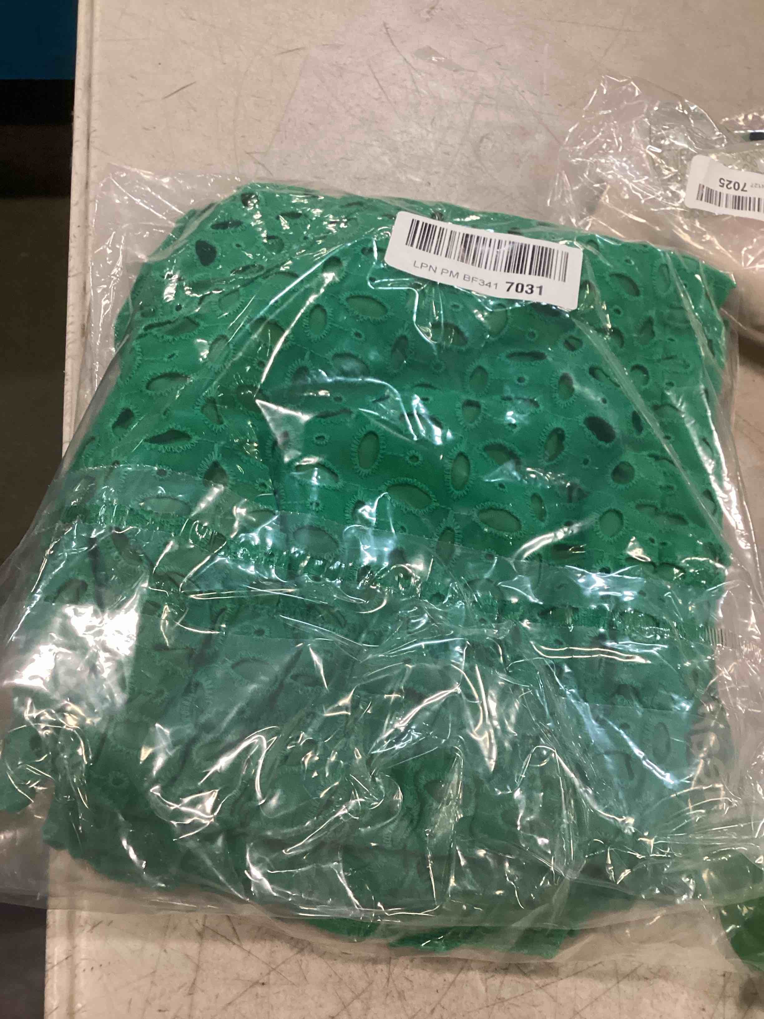 https://s3.amazonaws.com/lotting-images-prod/bidfta/GRA0323273_1728737205691.jpeg