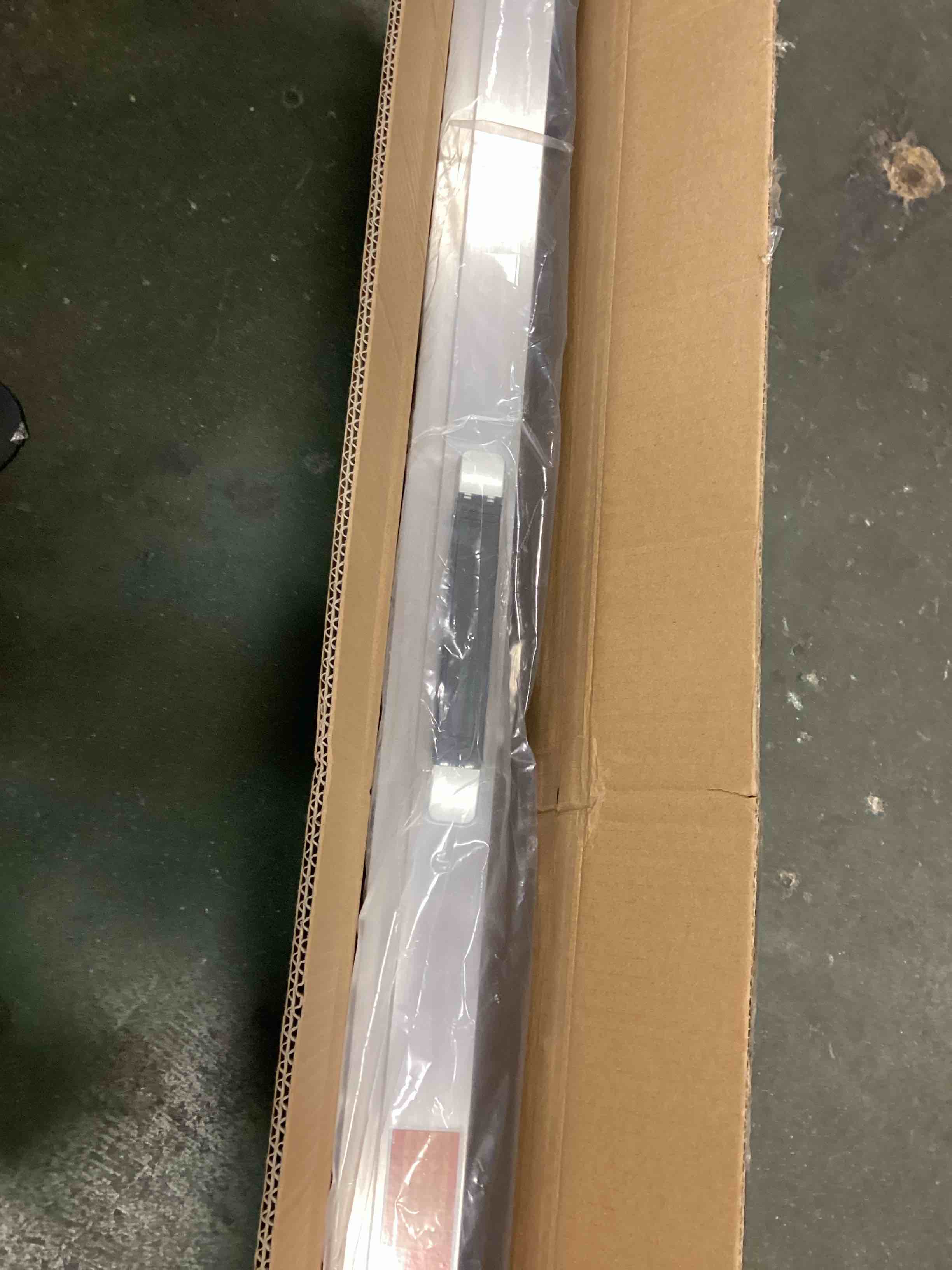 https://s3.amazonaws.com/lotting-images-prod/bidfta/GRA0323454_1728697916324.jpeg