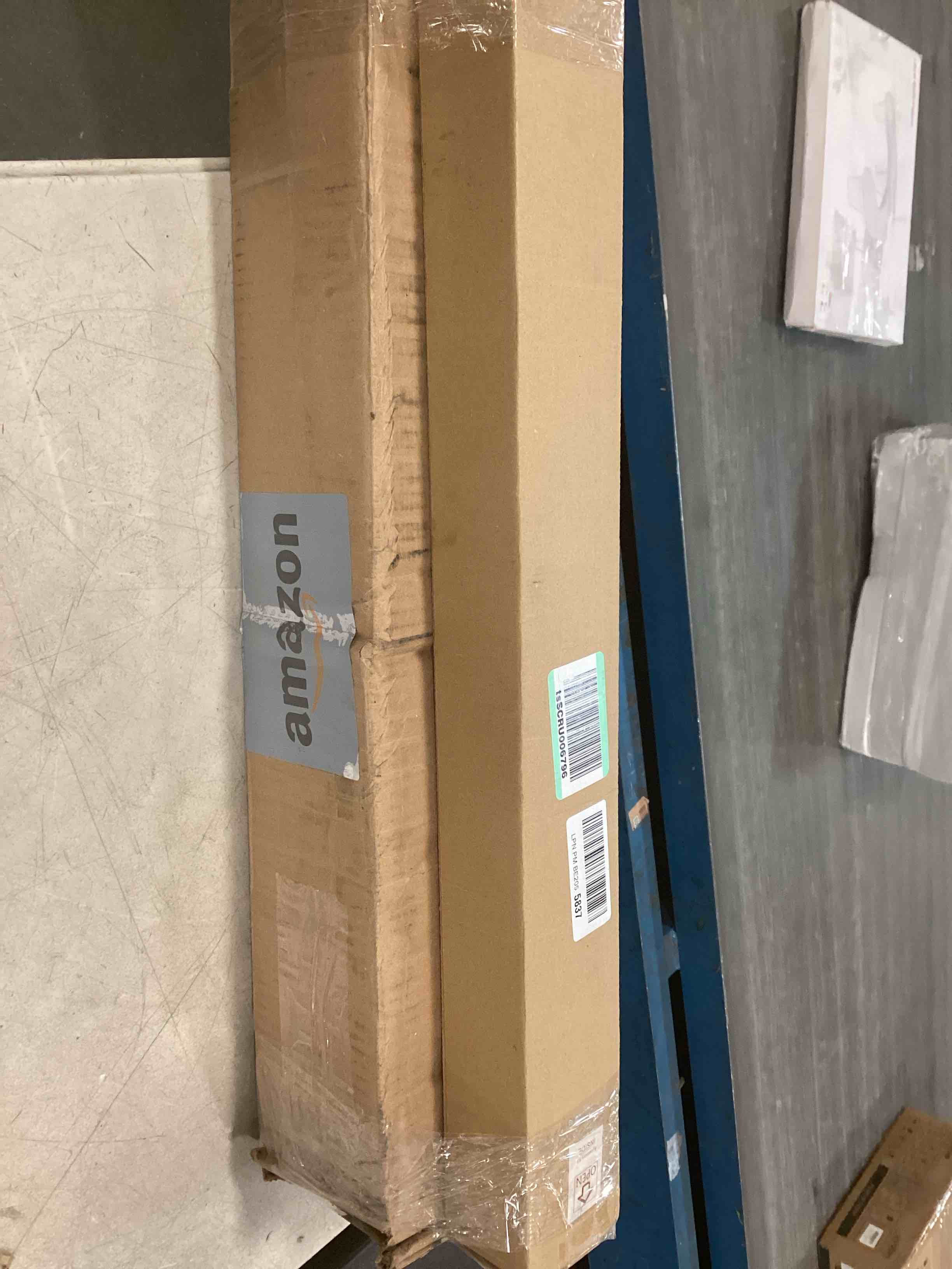 https://s3.amazonaws.com/lotting-images-prod/bidfta/GRA0323640_1728611237341.jpeg