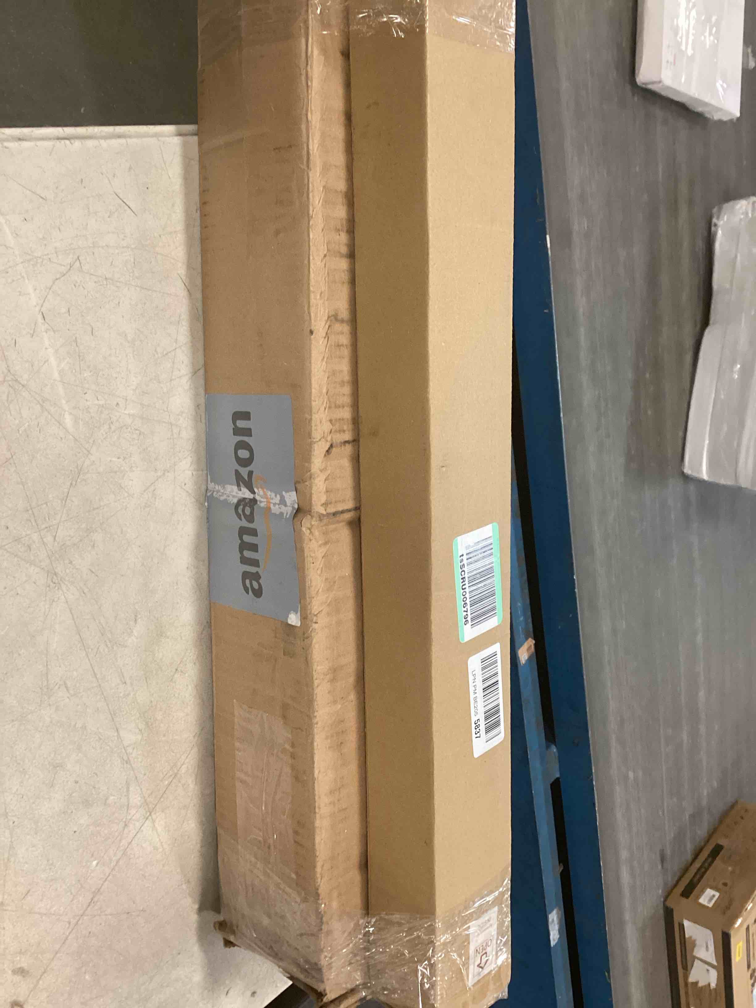 https://s3.amazonaws.com/lotting-images-prod/bidfta/GRA0323640_1728611239410.jpeg