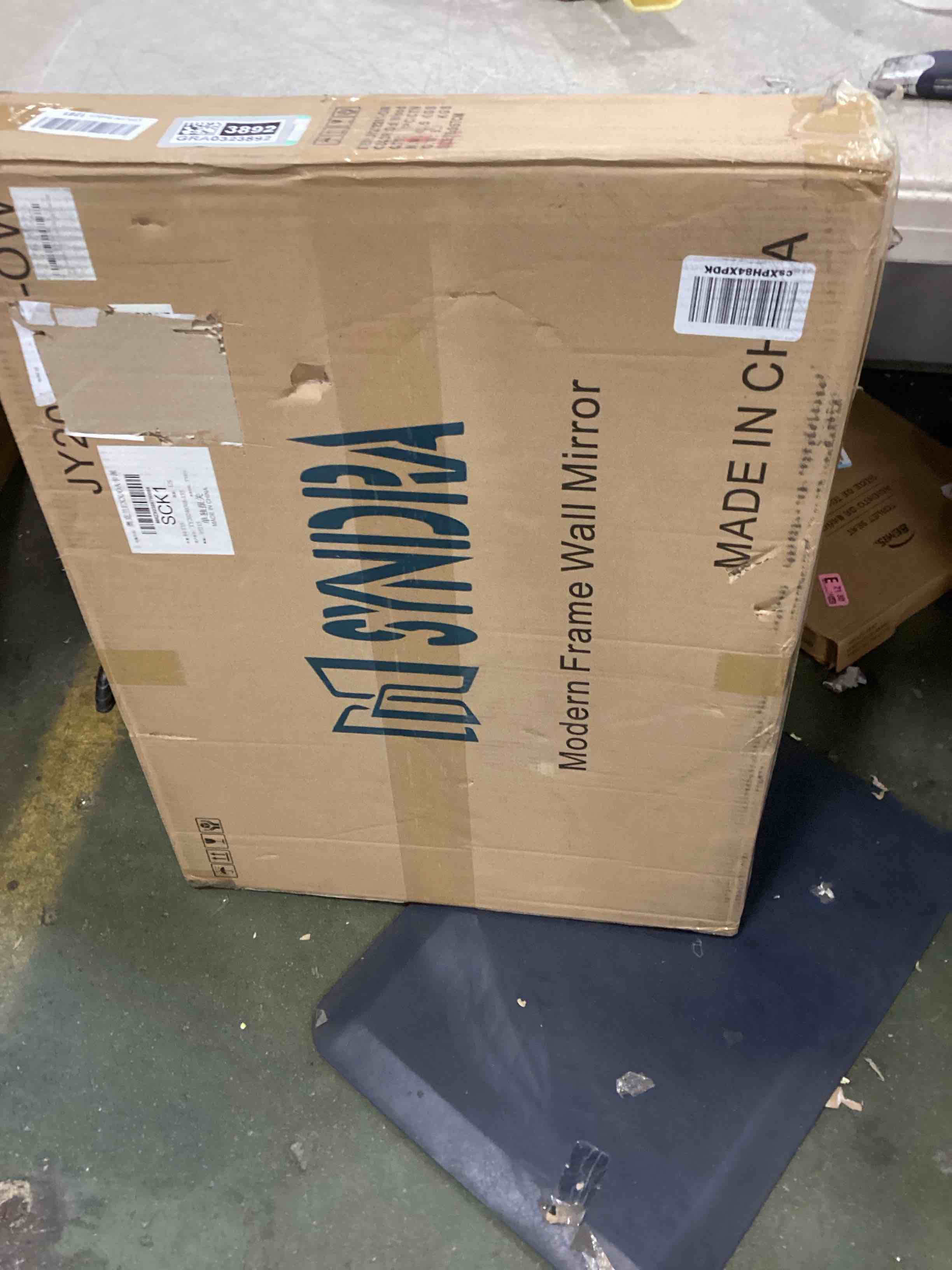 https://s3.amazonaws.com/lotting-images-prod/bidfta/GRA0323892_1728489998619.jpeg