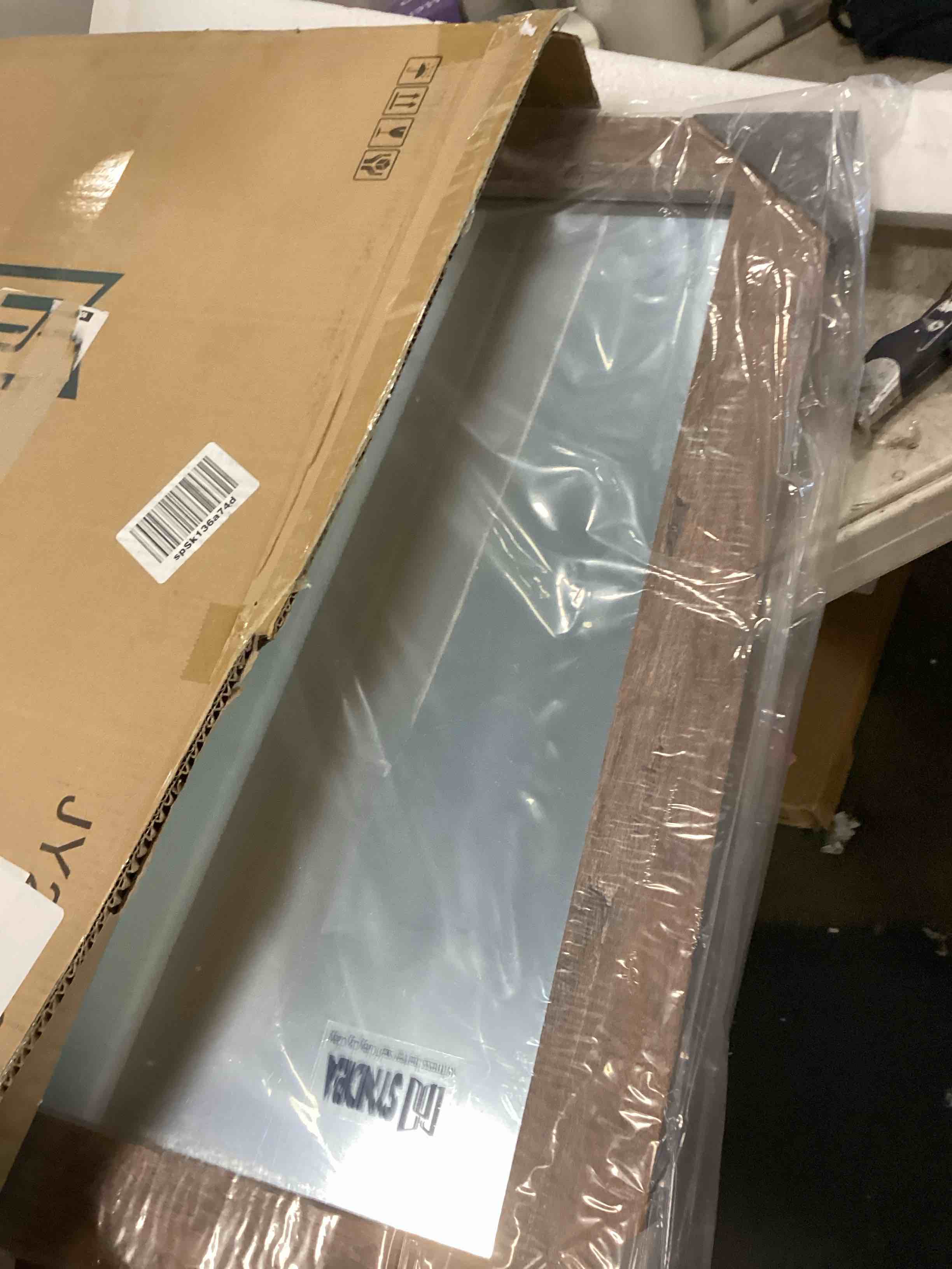 https://s3.amazonaws.com/lotting-images-prod/bidfta/GRA0323892_1728490048062.jpeg