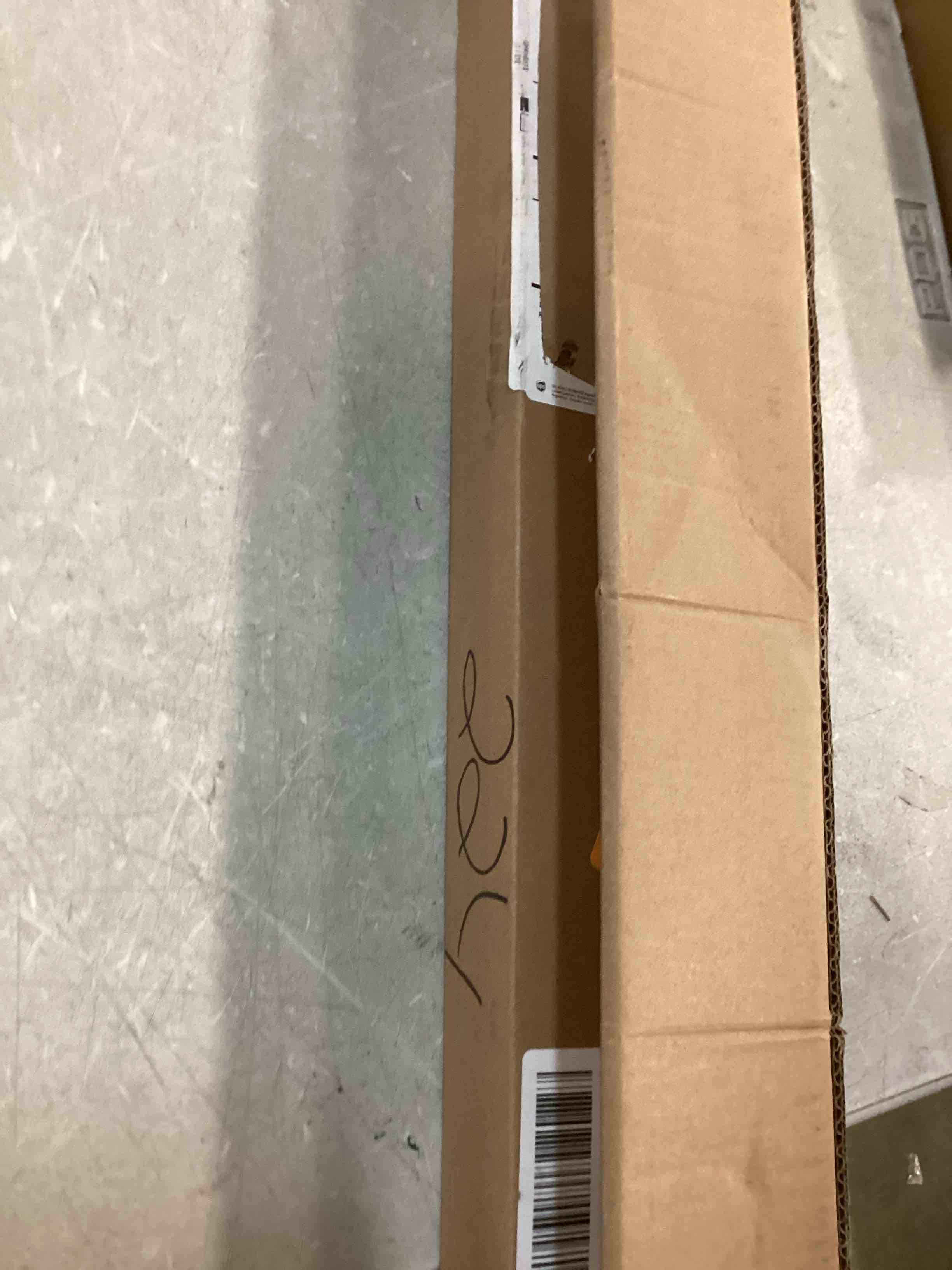 https://s3.amazonaws.com/lotting-images-prod/bidfta/GRA0324103_1729703913512.jpeg