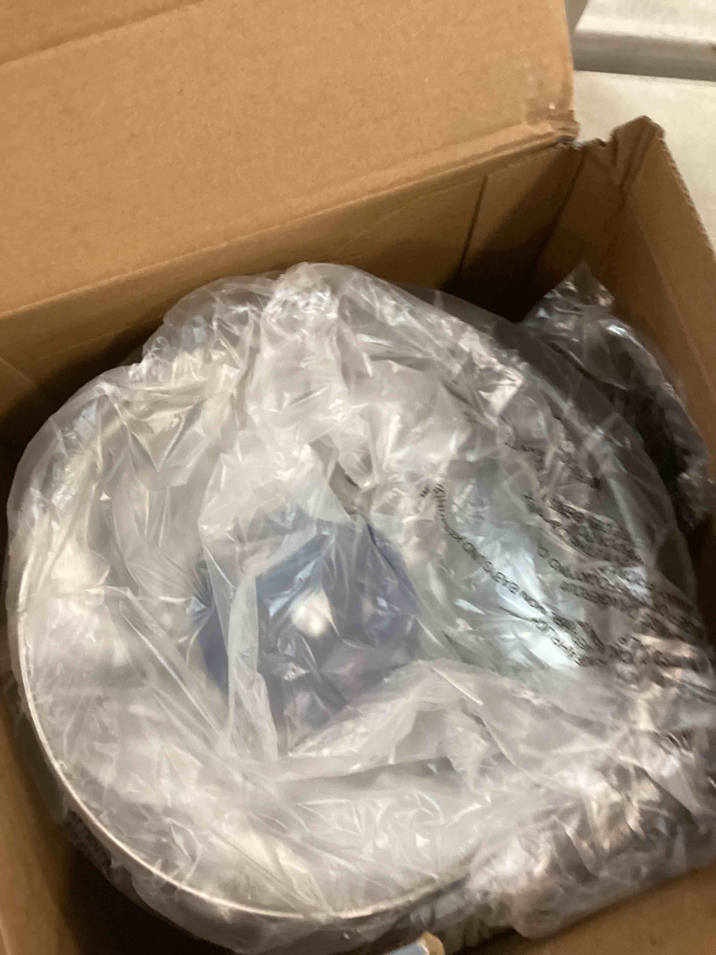 https://s3.amazonaws.com/lotting-images-prod/bidfta/GRA0324127_1729700490530.jpeg