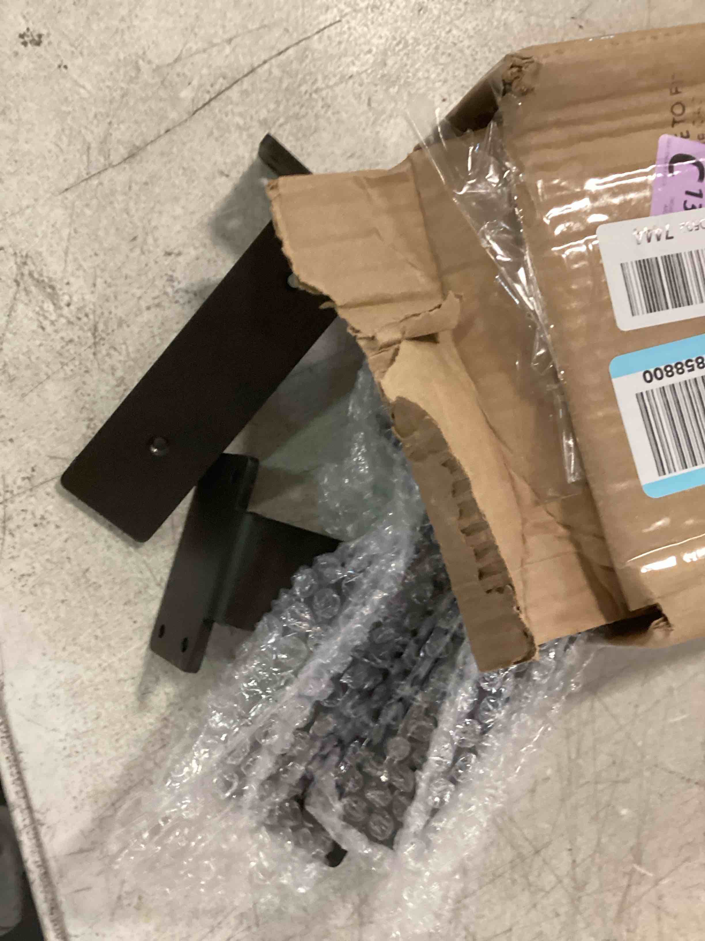 https://s3.amazonaws.com/lotting-images-prod/bidfta/GRA0325683_1729083865053.jpeg