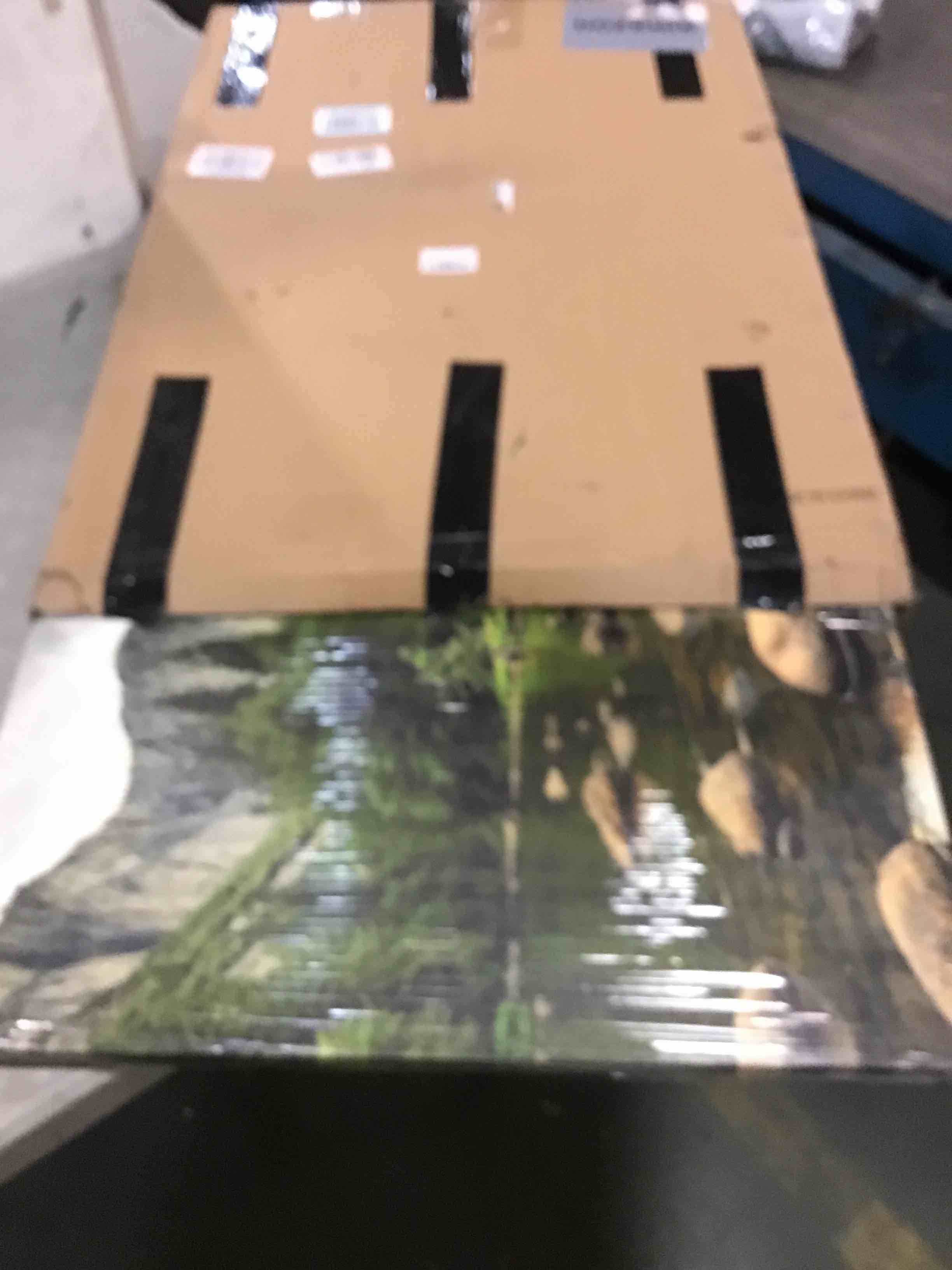 https://s3.amazonaws.com/lotting-images-prod/bidfta/GRA0327310_1729337192310.jpeg