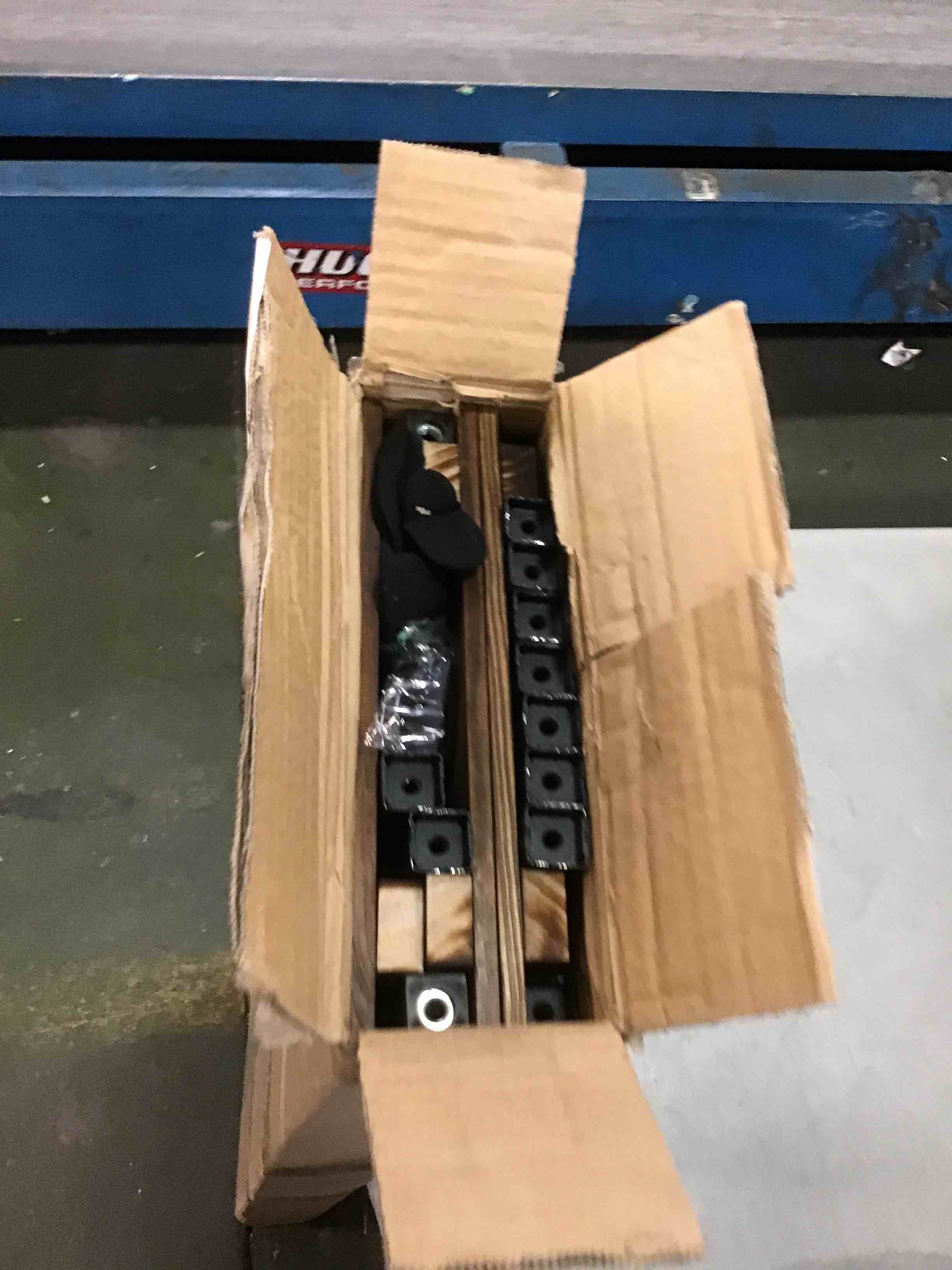 https://s3.amazonaws.com/lotting-images-prod/bidfta/GRA0327762_1729177908089.jpeg