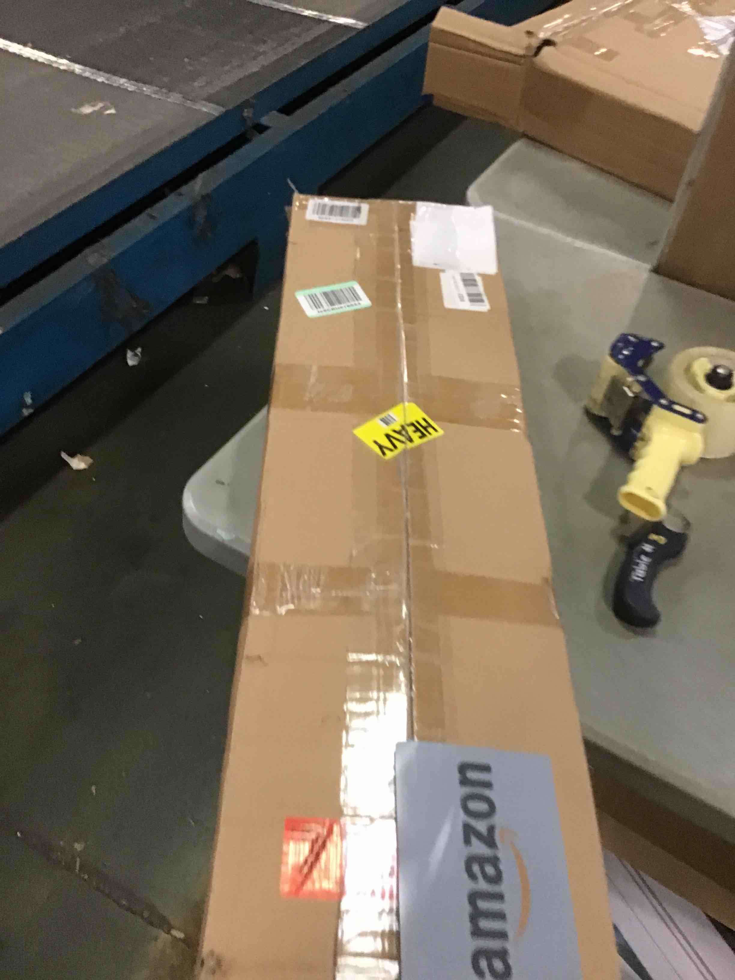 https://s3.amazonaws.com/lotting-images-prod/bidfta/GRA0327762_1729177939124.jpeg