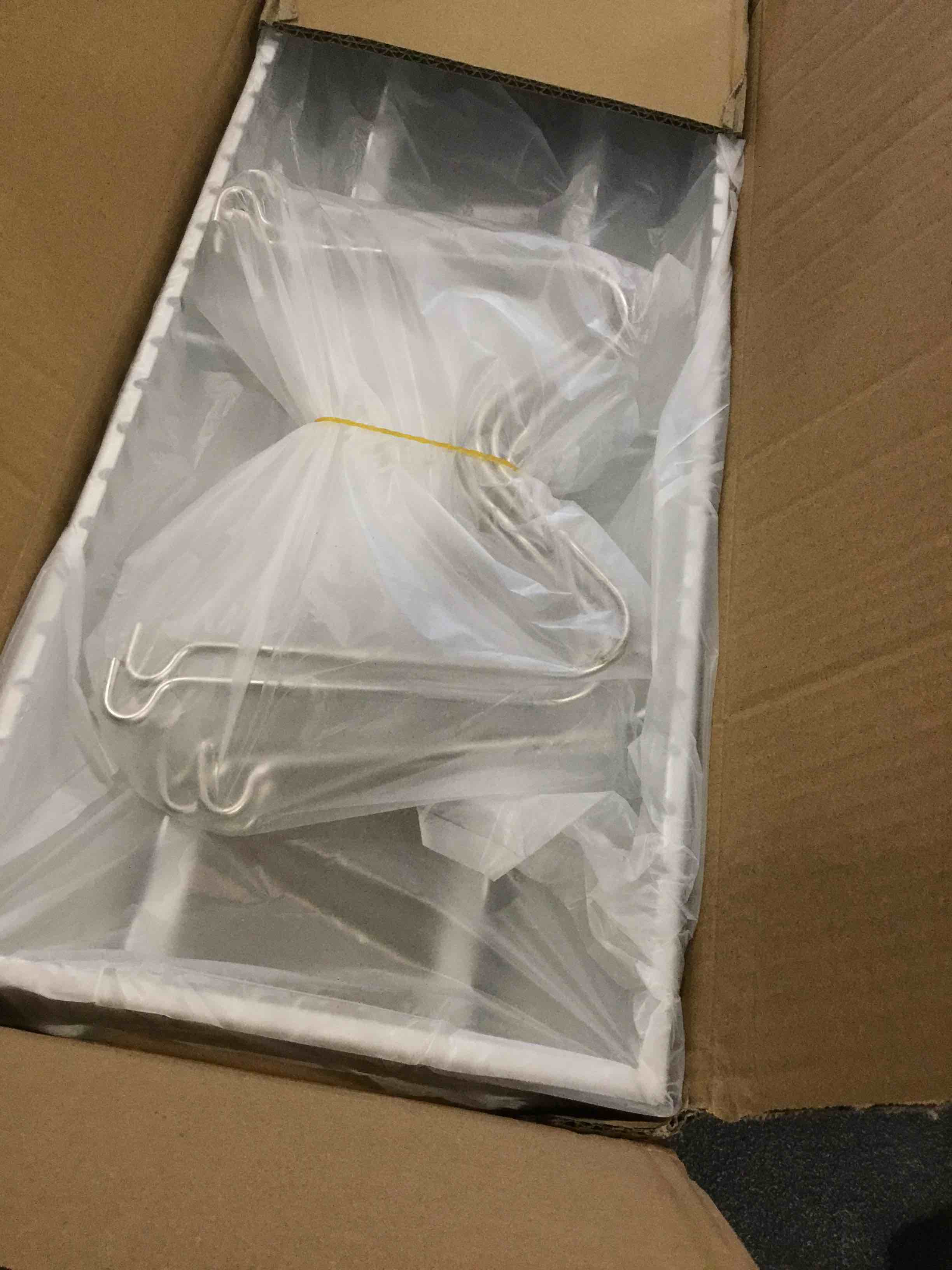 https://s3.amazonaws.com/lotting-images-prod/bidfta/GRA0328391_1730218564597.jpeg