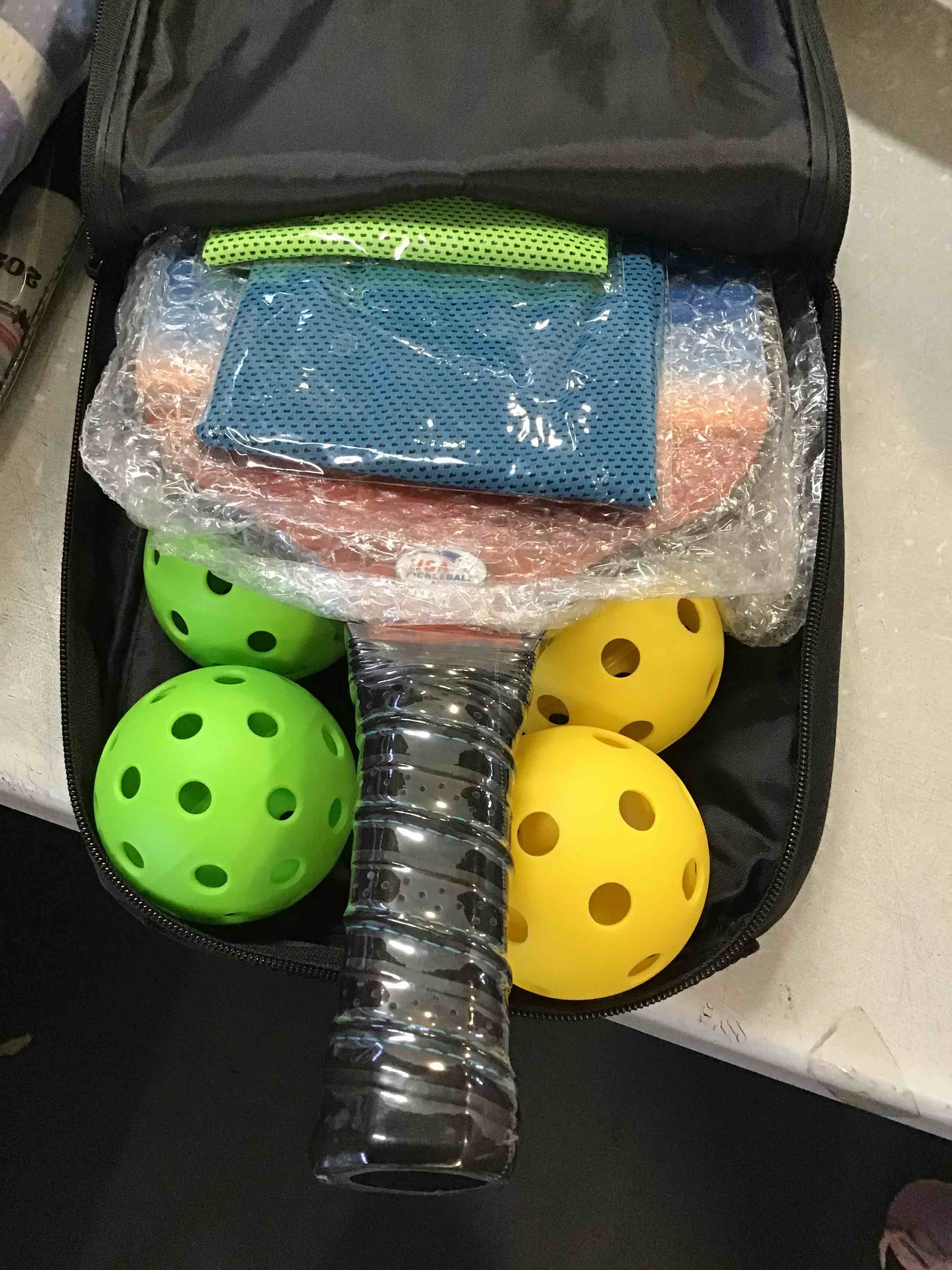 Pickleball Paddles Set of 2, USAPA Approved Fiberglass Surface