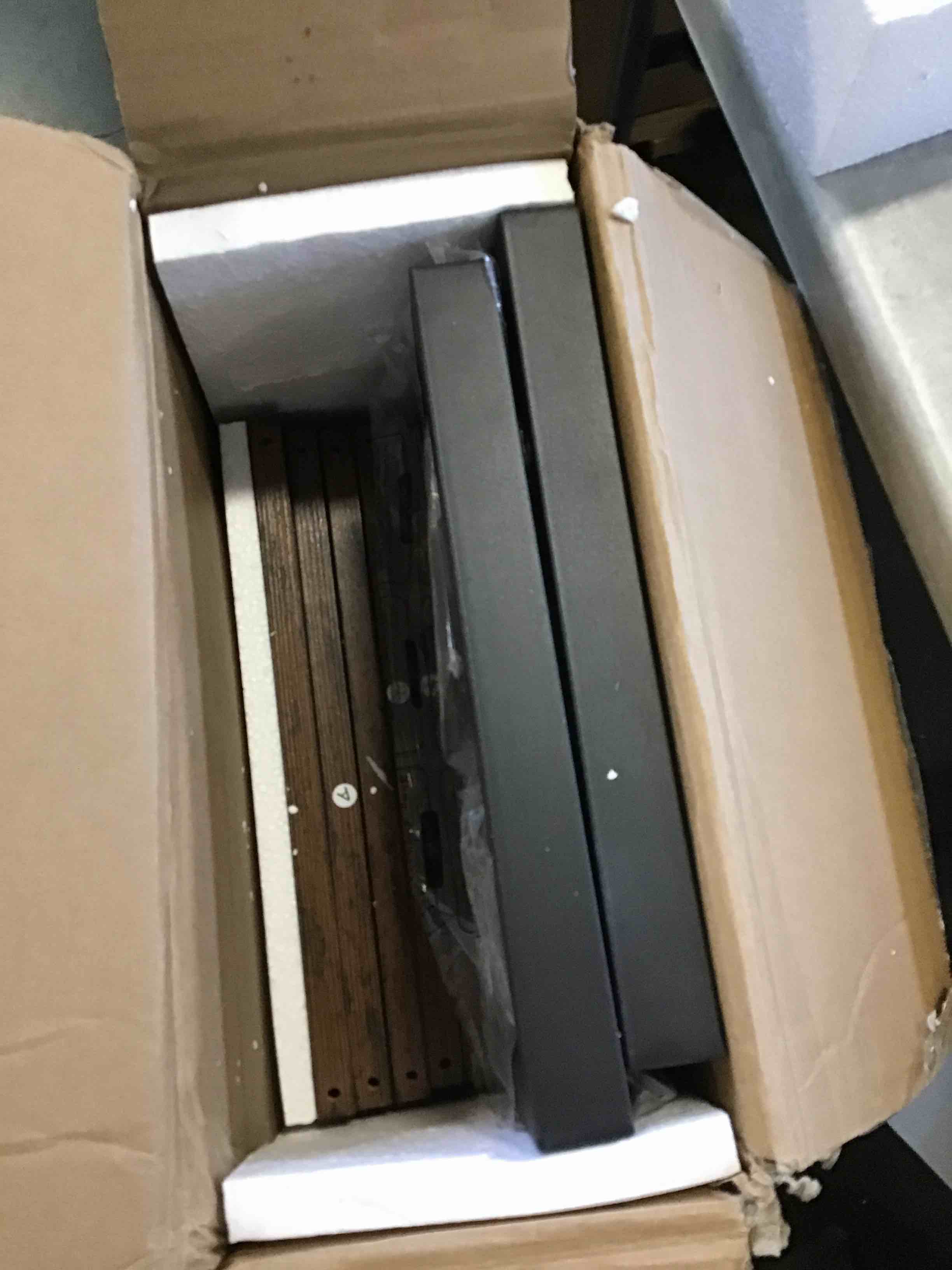 https://s3.amazonaws.com/lotting-images-prod/bidfta/GRA0334452_1730310550608.jpeg