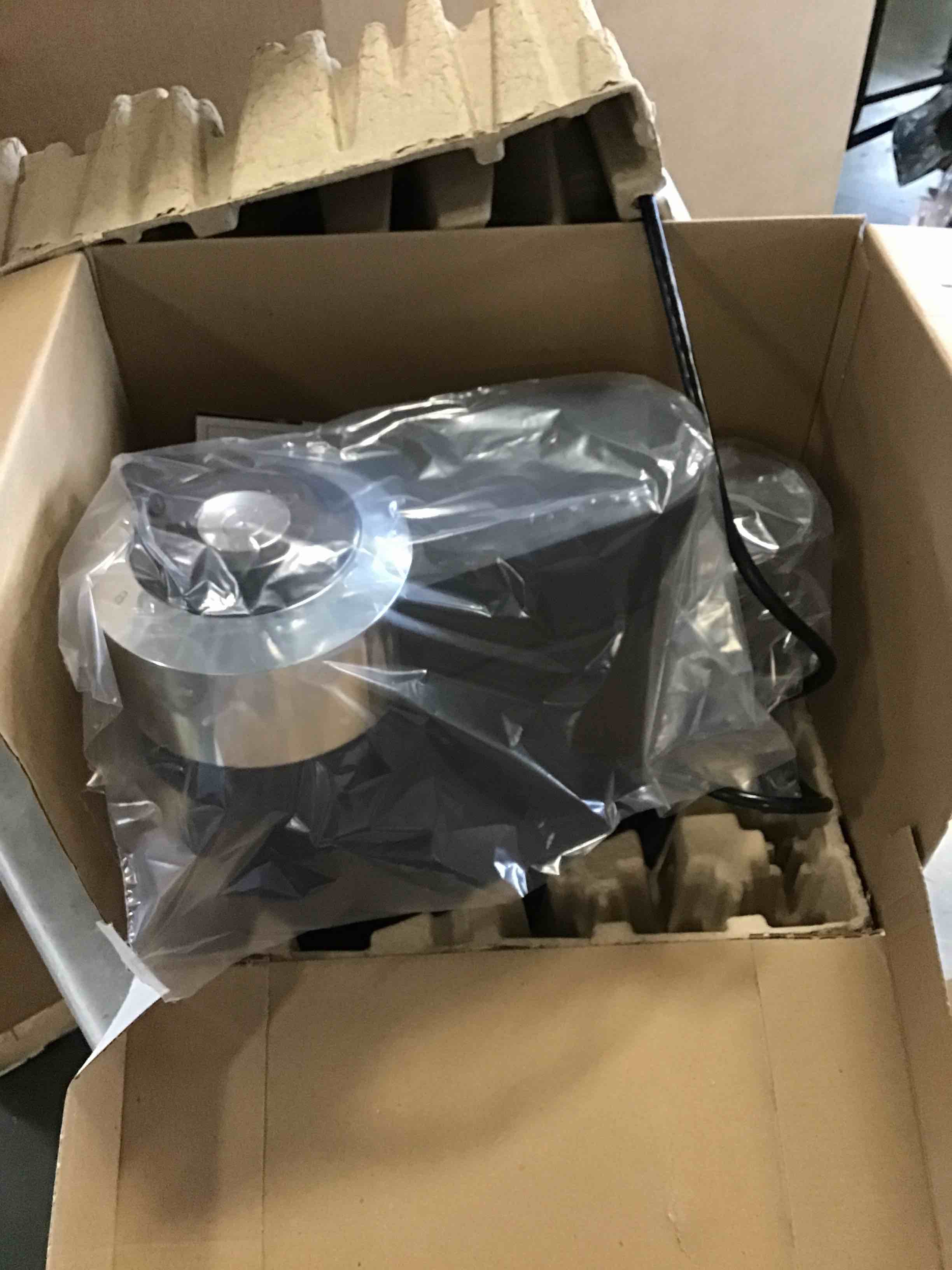 https://s3.amazonaws.com/lotting-images-prod/bidfta/GRA0334518_1730303481346.jpeg