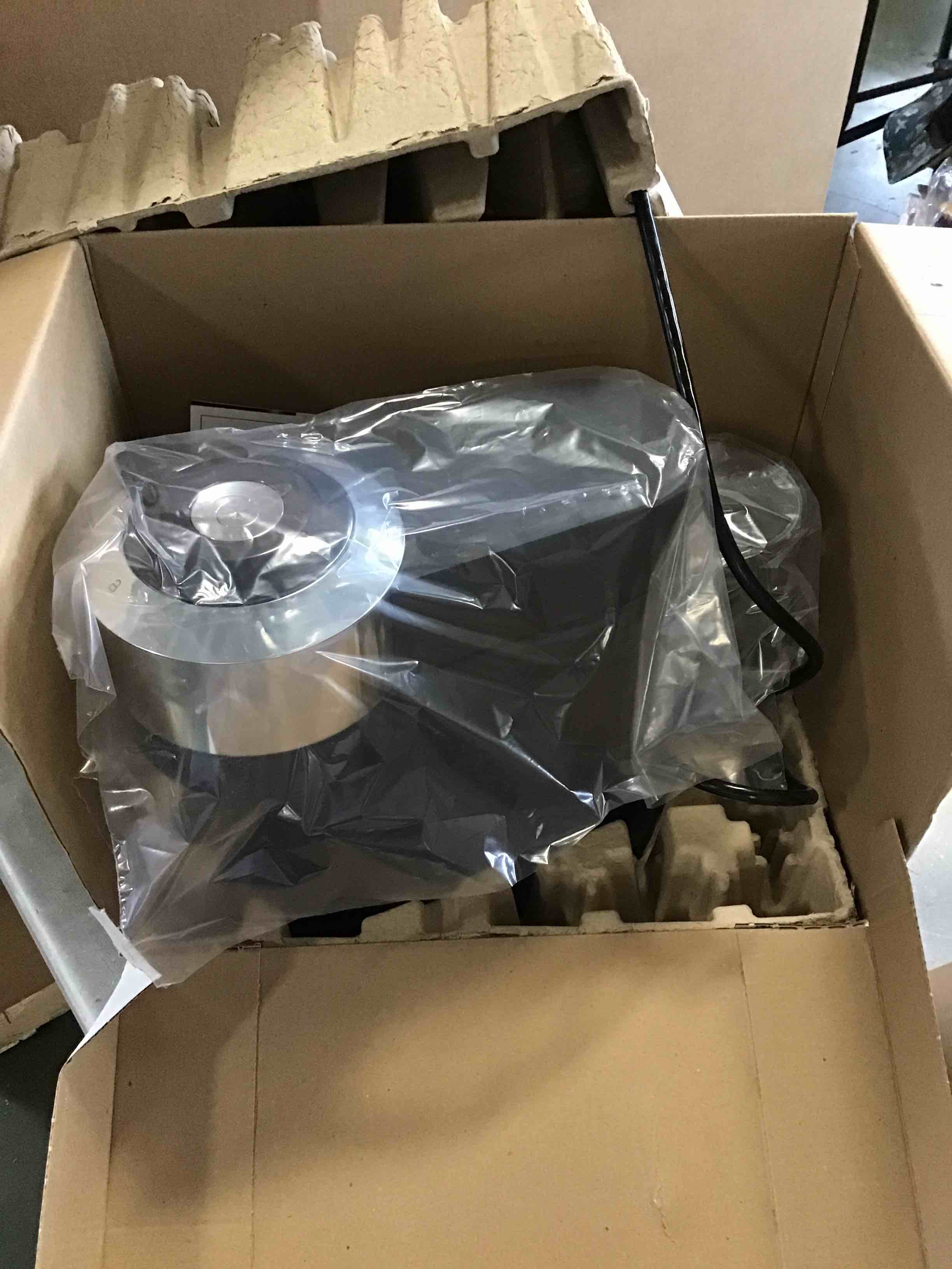 https://s3.amazonaws.com/lotting-images-prod/bidfta/GRA0334518_1730303483035.jpeg