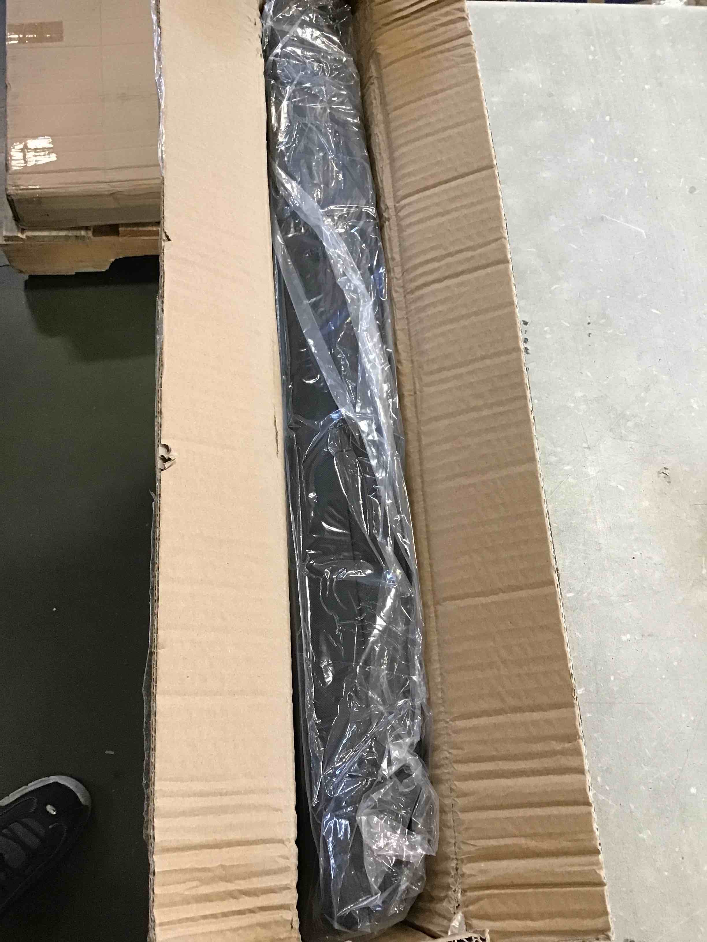 https://s3.amazonaws.com/lotting-images-prod/bidfta/GRA0334562_1730295096649.jpeg