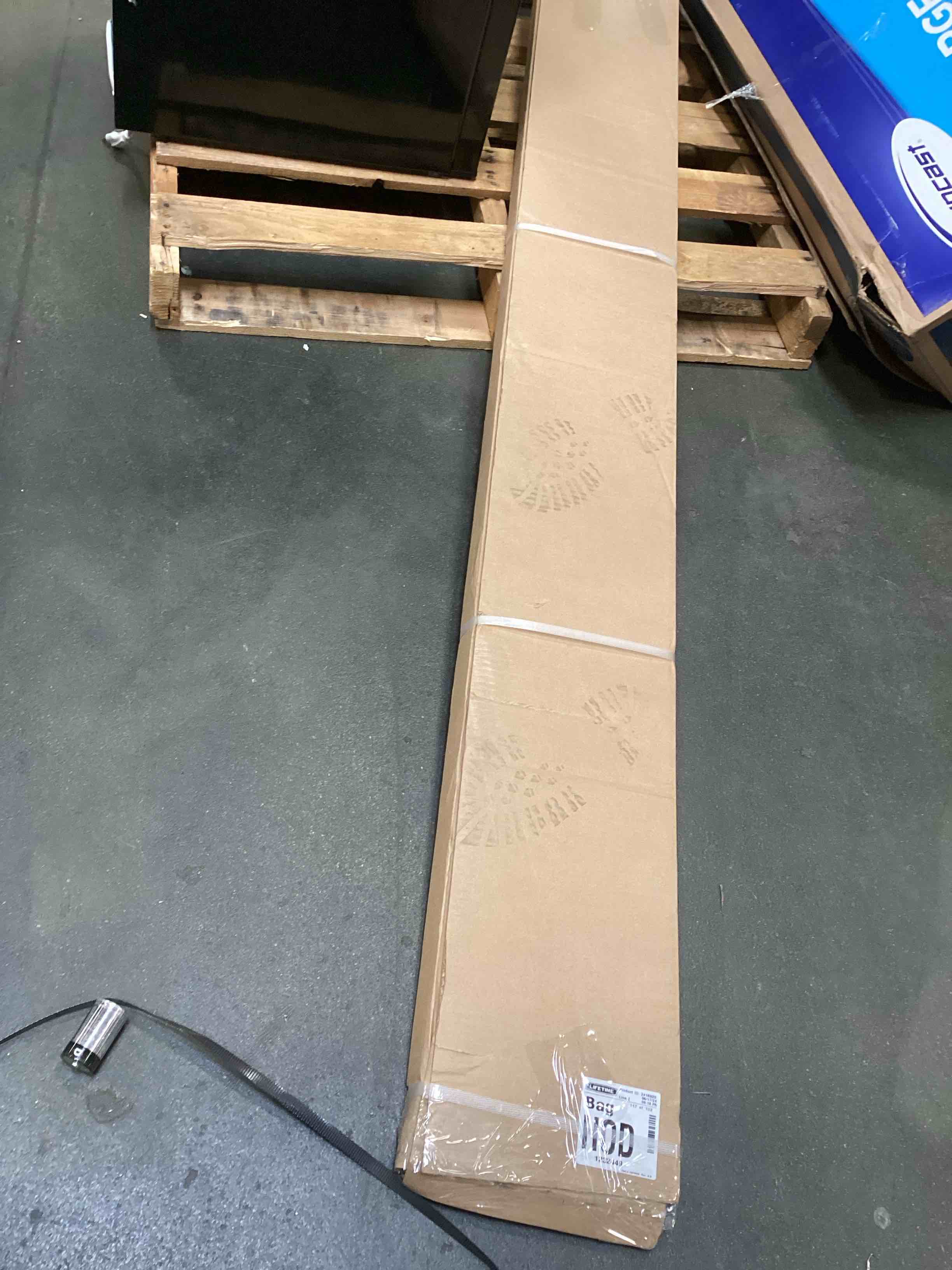 https://s3.amazonaws.com/lotting-images-prod/bidfta/GRA0336025_1729621896133.jpeg