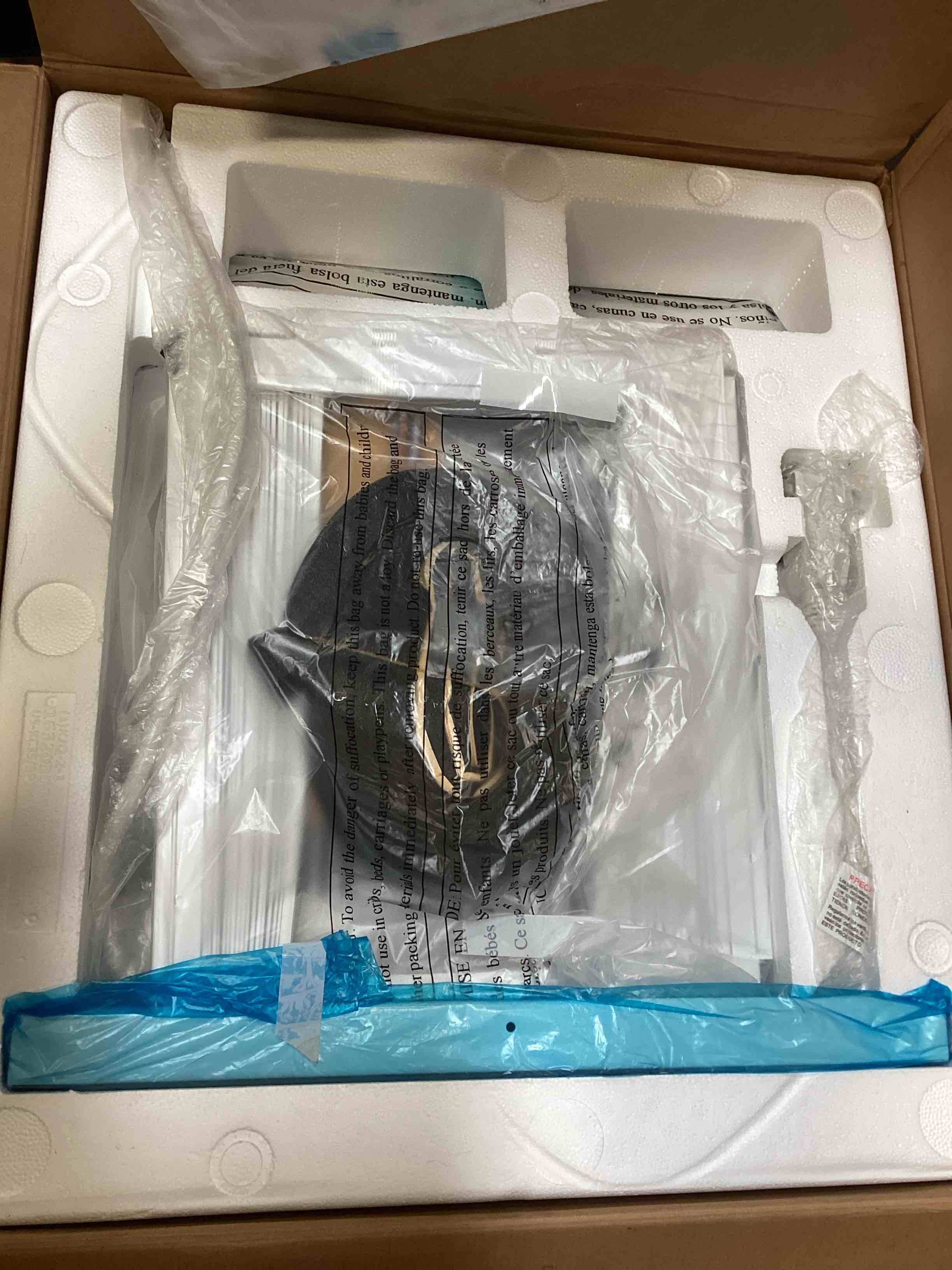 https://s3.amazonaws.com/lotting-images-prod/bidfta/GRA0336037_1729617553043.jpeg