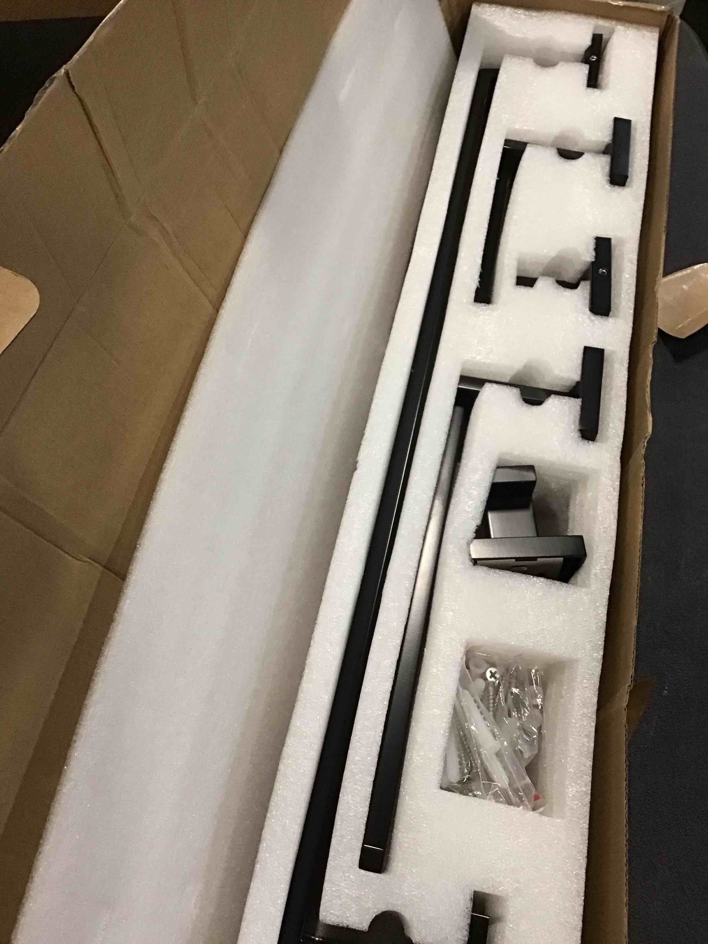 https://s3.amazonaws.com/lotting-images-prod/bidfta/GRA0337230_1728732102287.jpeg