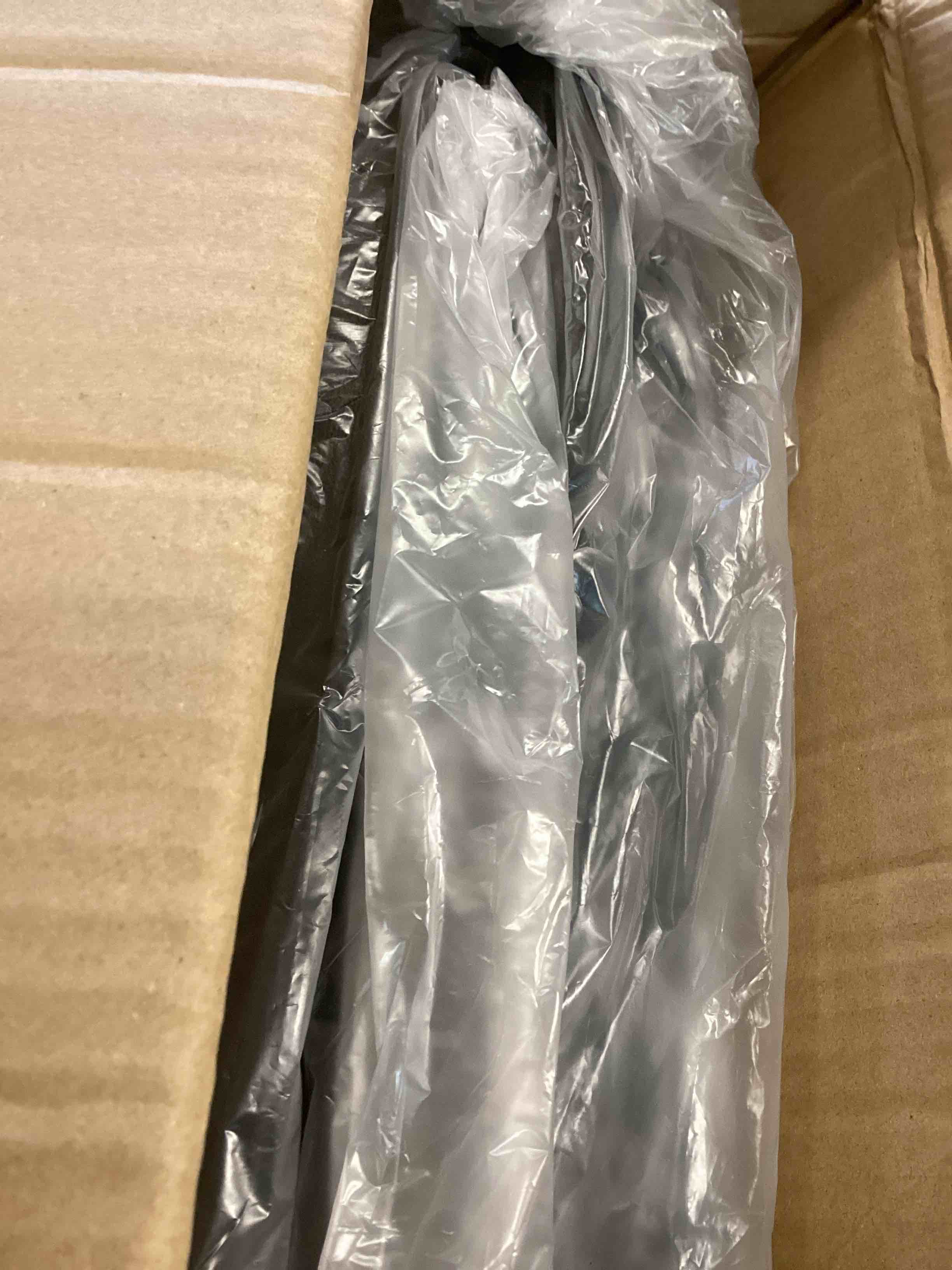 https://s3.amazonaws.com/lotting-images-prod/bidfta/GRA0337369_1728664309270.jpeg