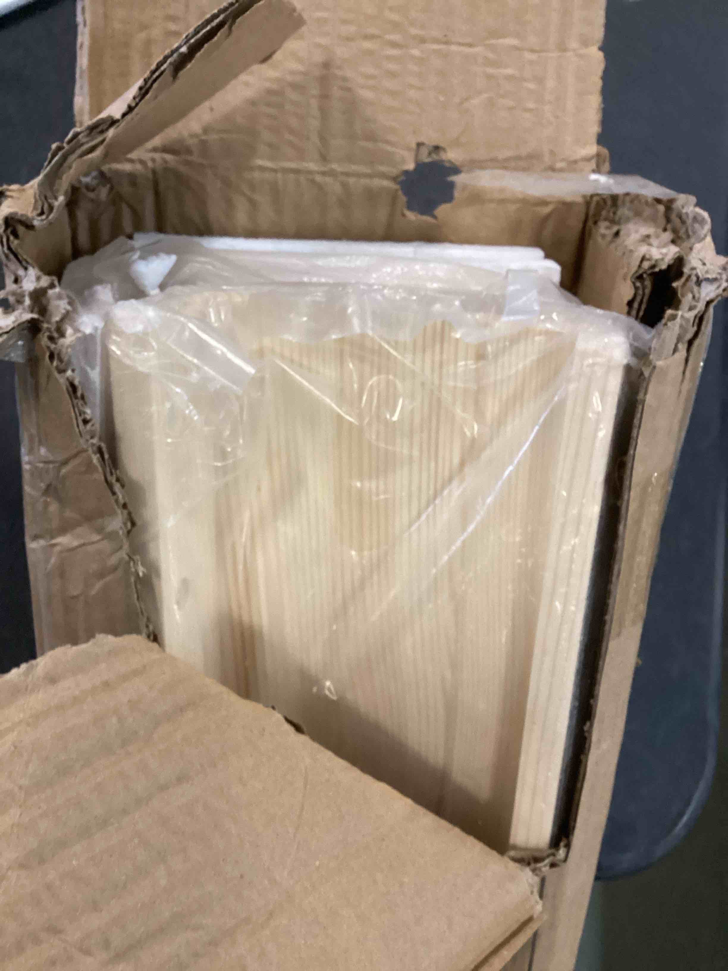 https://s3.amazonaws.com/lotting-images-prod/bidfta/GRA0337415_1728659762308.jpeg