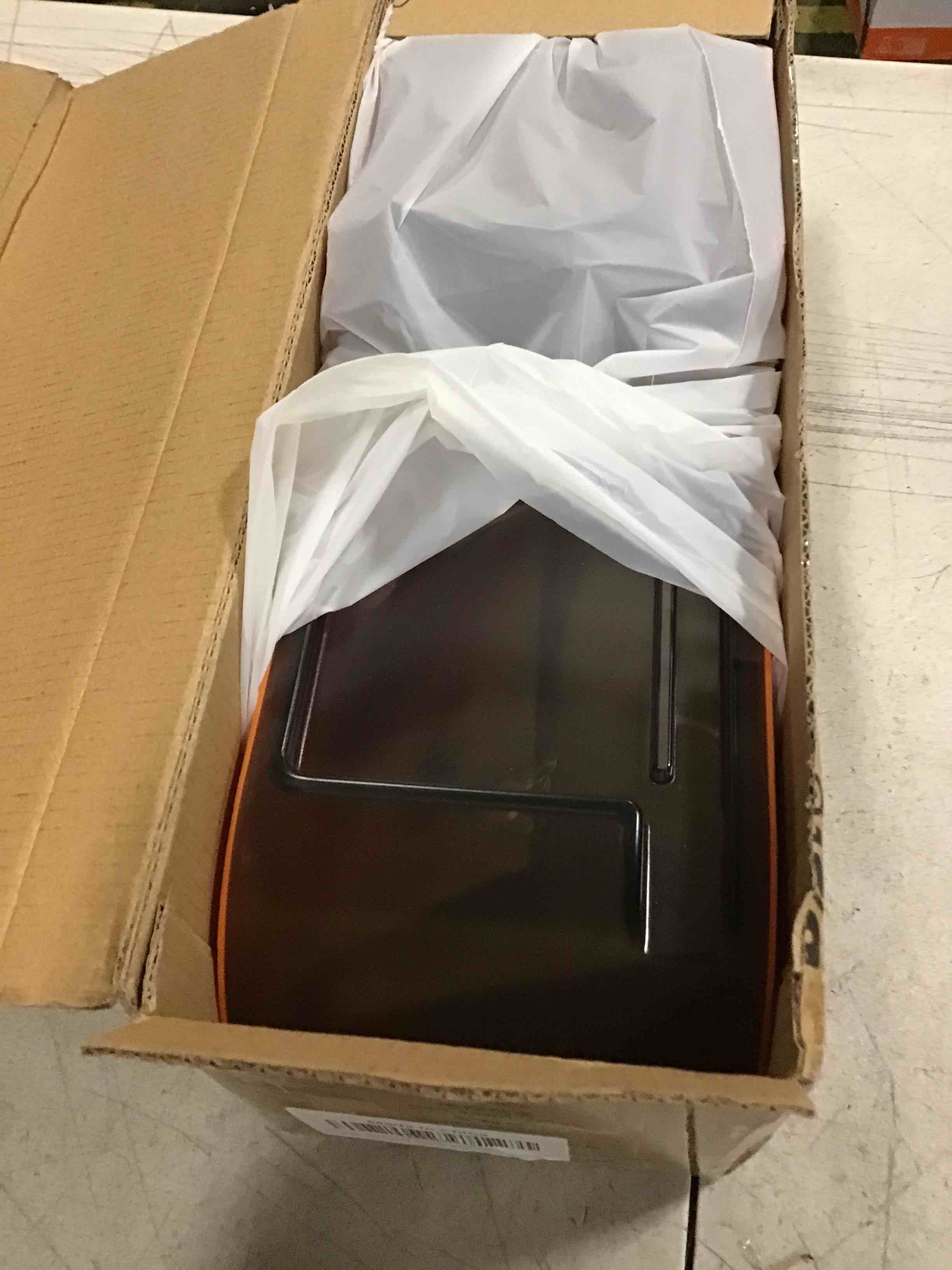 https://s3.amazonaws.com/lotting-images-prod/bidfta/GRA0339015_1732104663150.jpeg