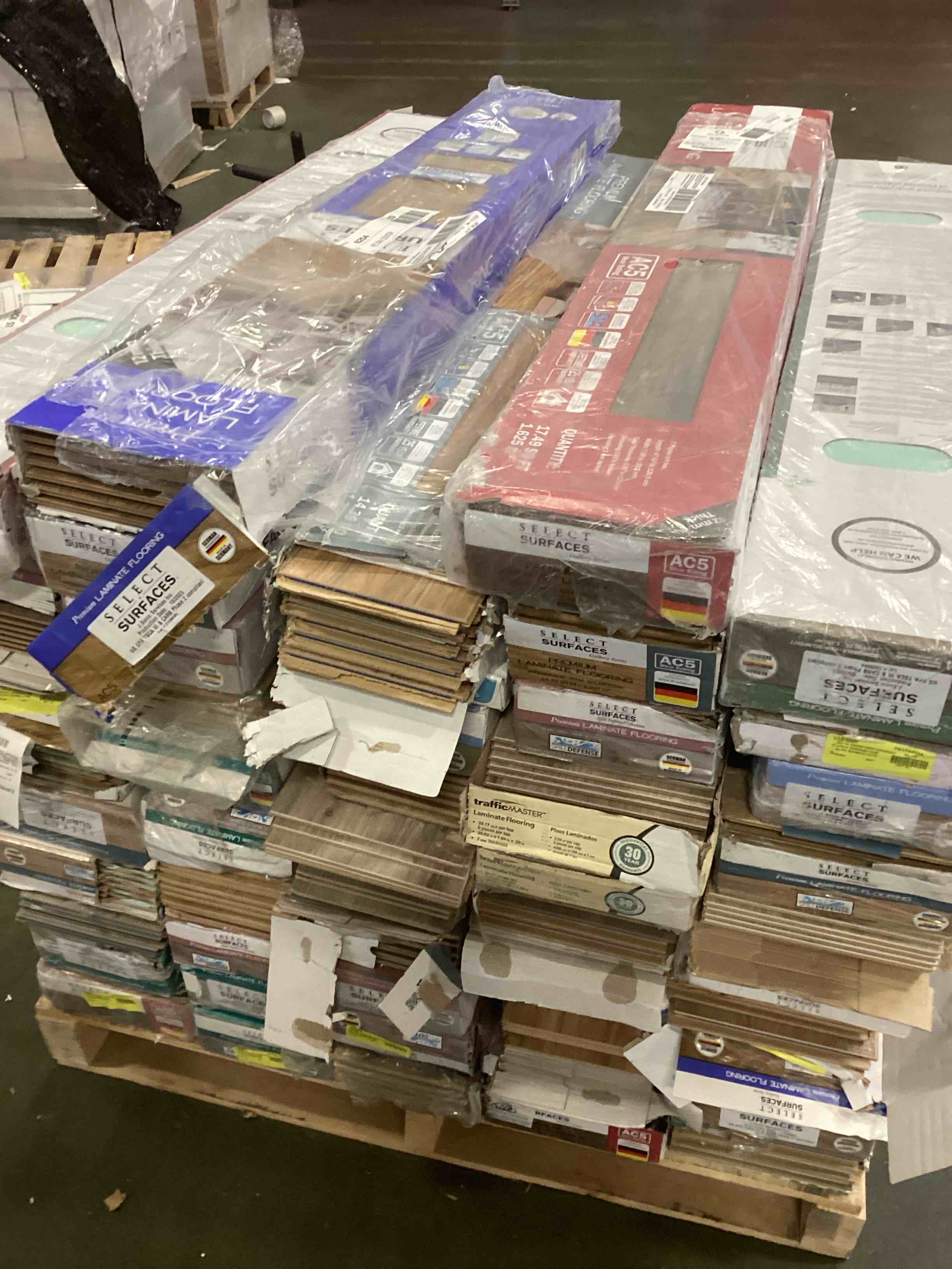 skid lot with assorted items