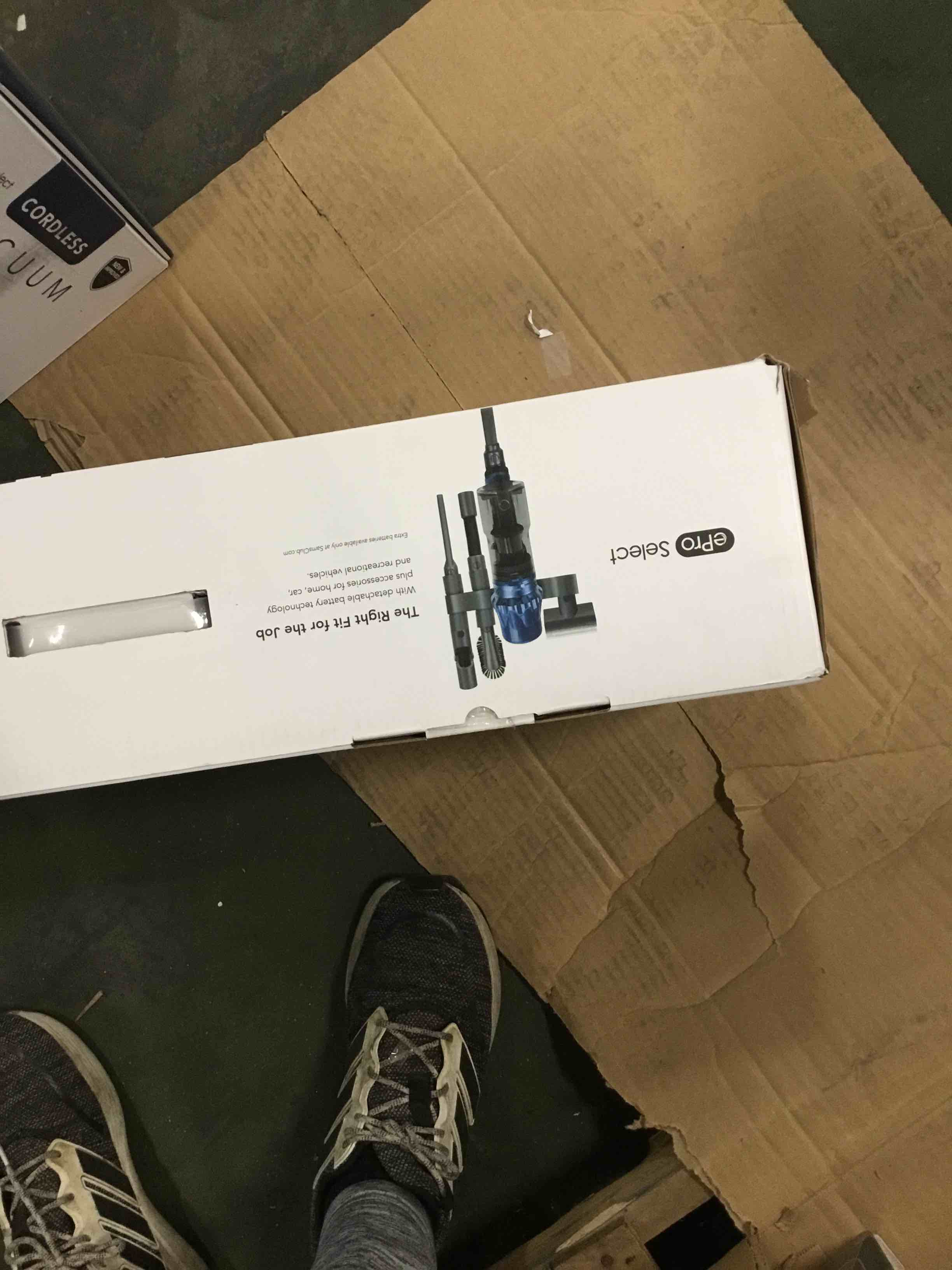 https://s3.amazonaws.com/lotting-images-prod/bidfta/GRA0341723_1732643654103.jpeg