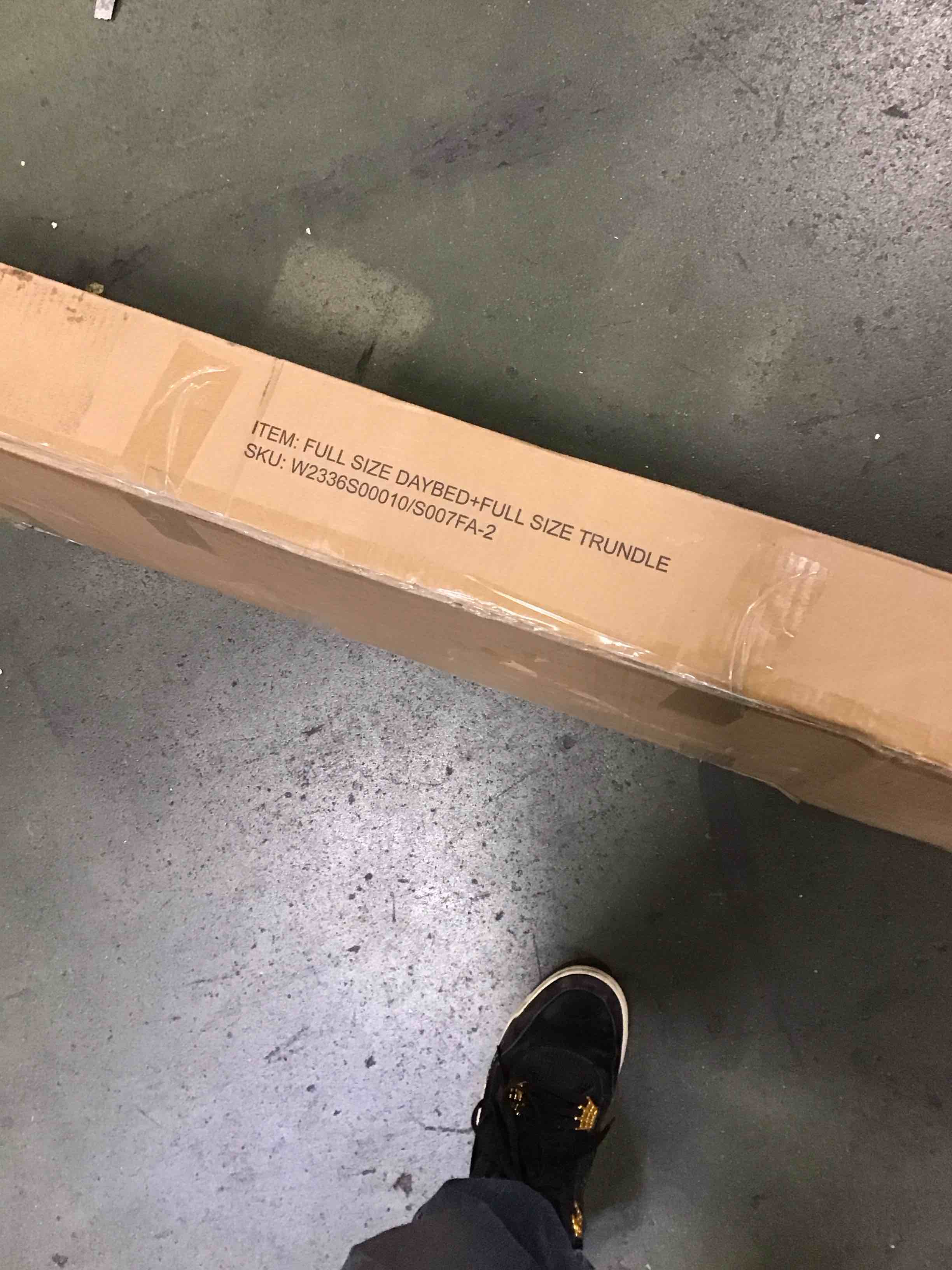 https://s3.amazonaws.com/lotting-images-prod/bidfta/GRA0341940_1732220131160.jpeg