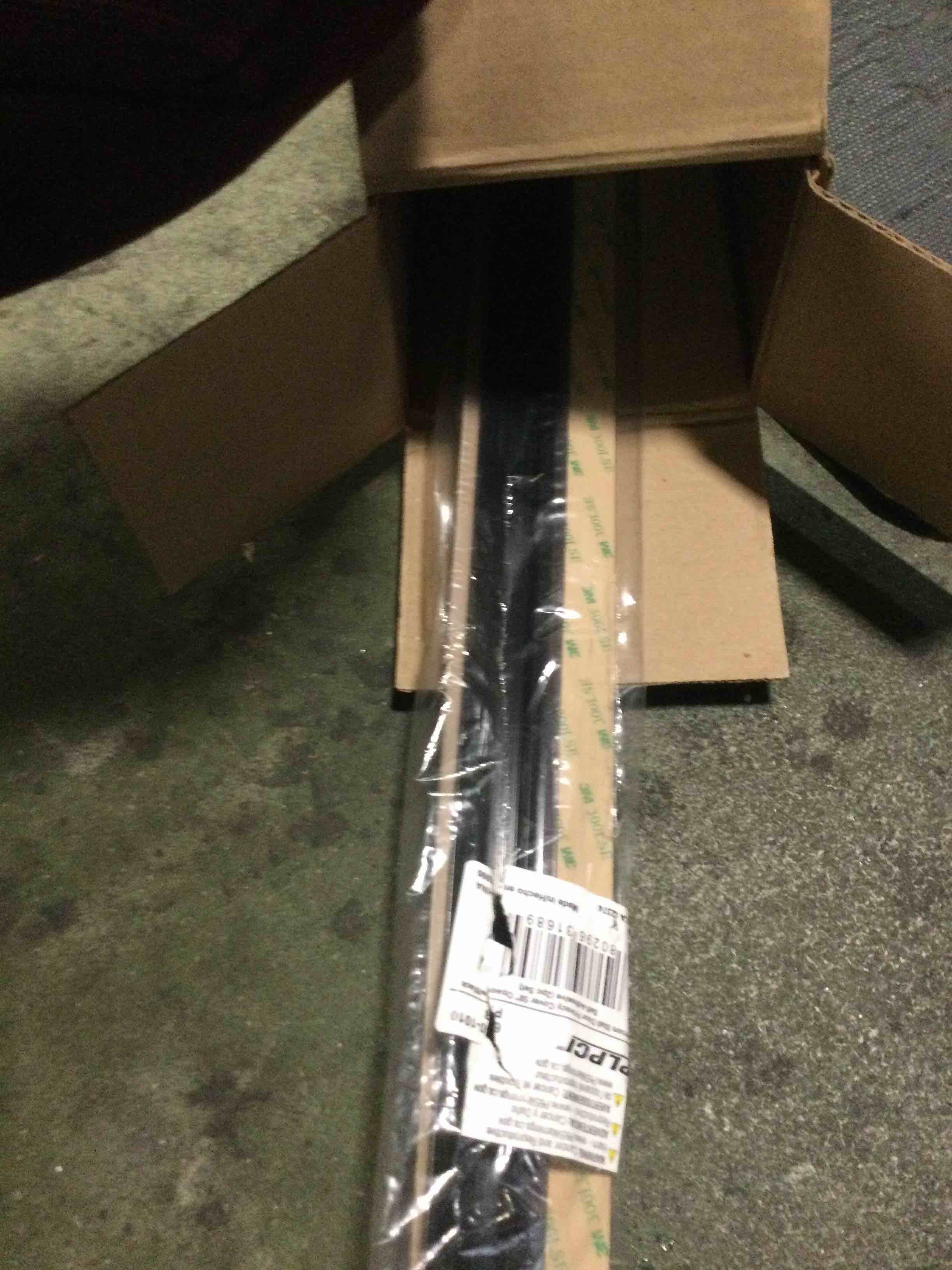 https://s3.amazonaws.com/lotting-images-prod/bidfta/GRA0342771_1730907662429.jpeg