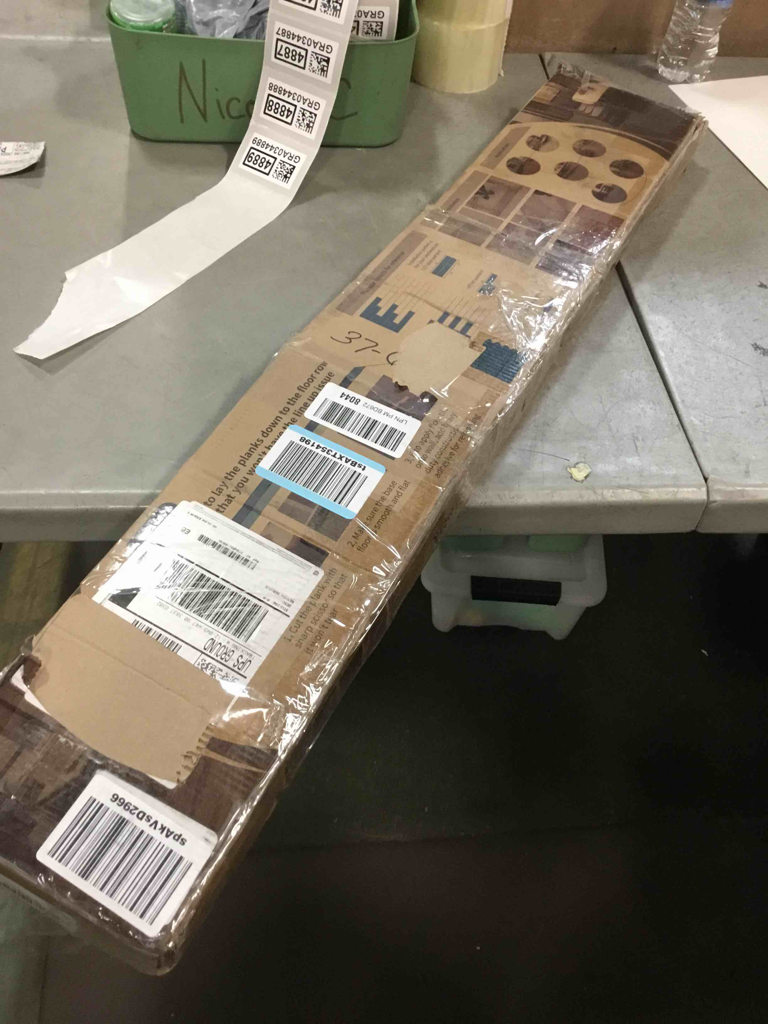 https://s3.amazonaws.com/lotting-images-prod/bidfta/GRA0344892_1730116589176.jpeg