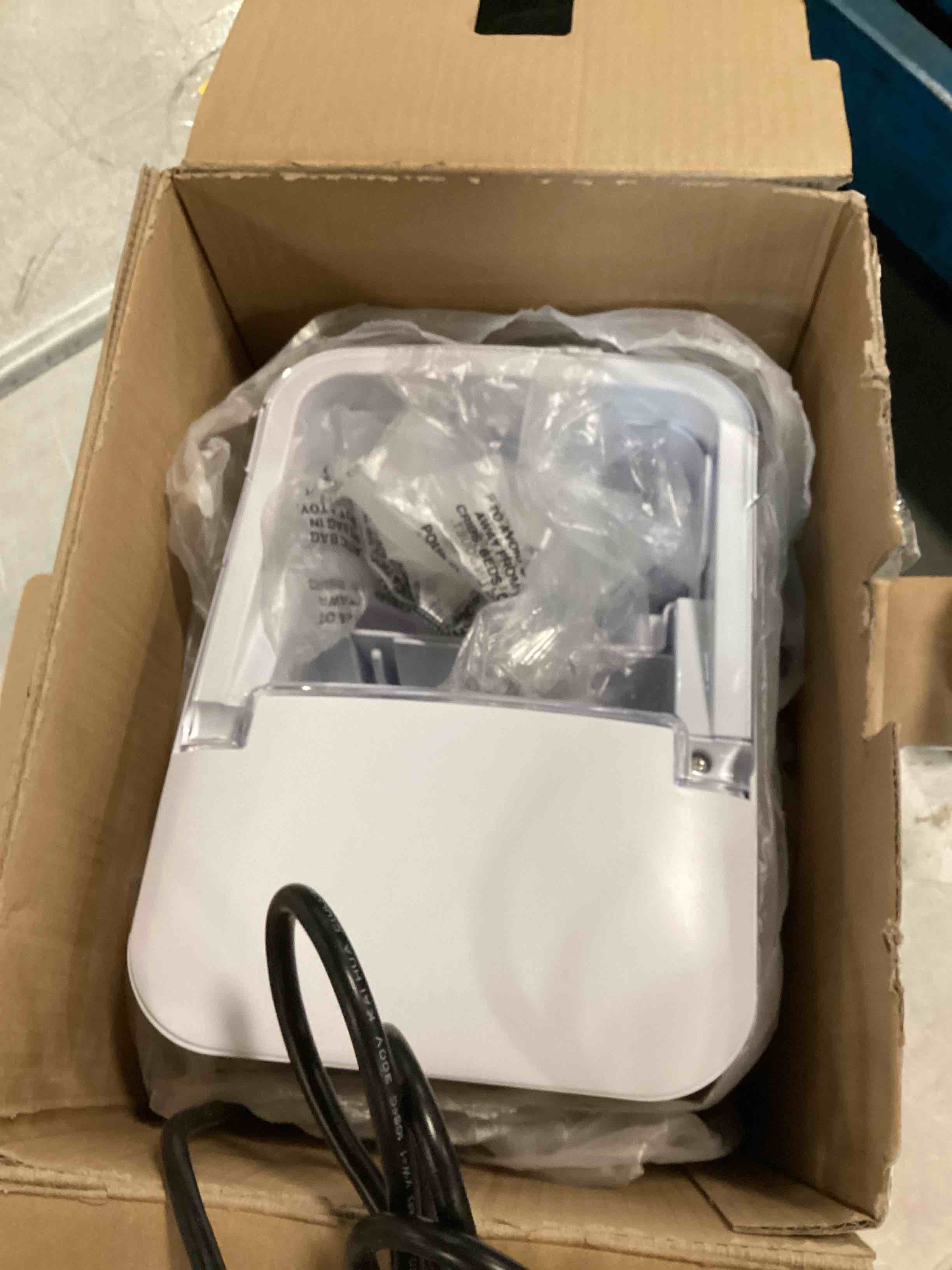 https://s3.amazonaws.com/lotting-images-prod/bidfta/GRA0348471_1732079656848.jpeg
